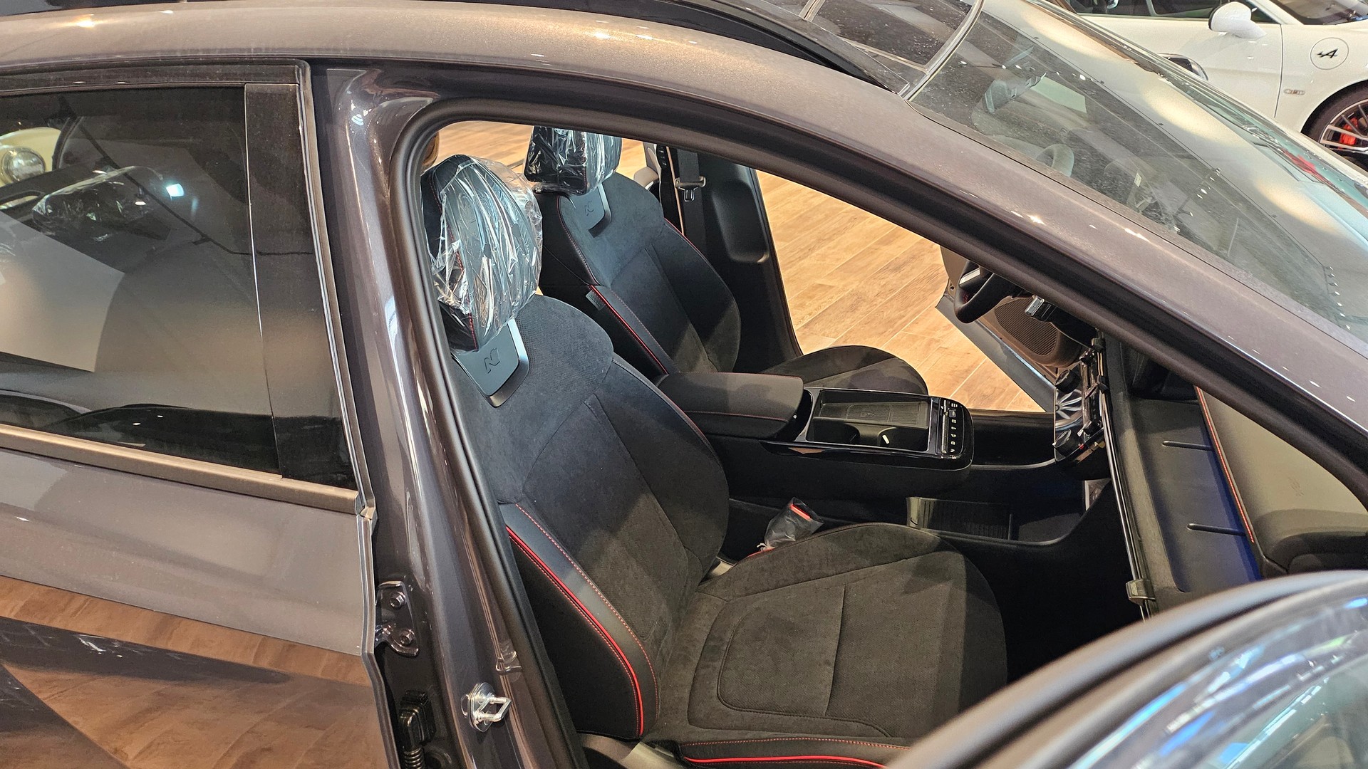 HYUNDAI Tucson 1.6 TGDI PHEV N-Line 4WD Vollausstattung-image-19