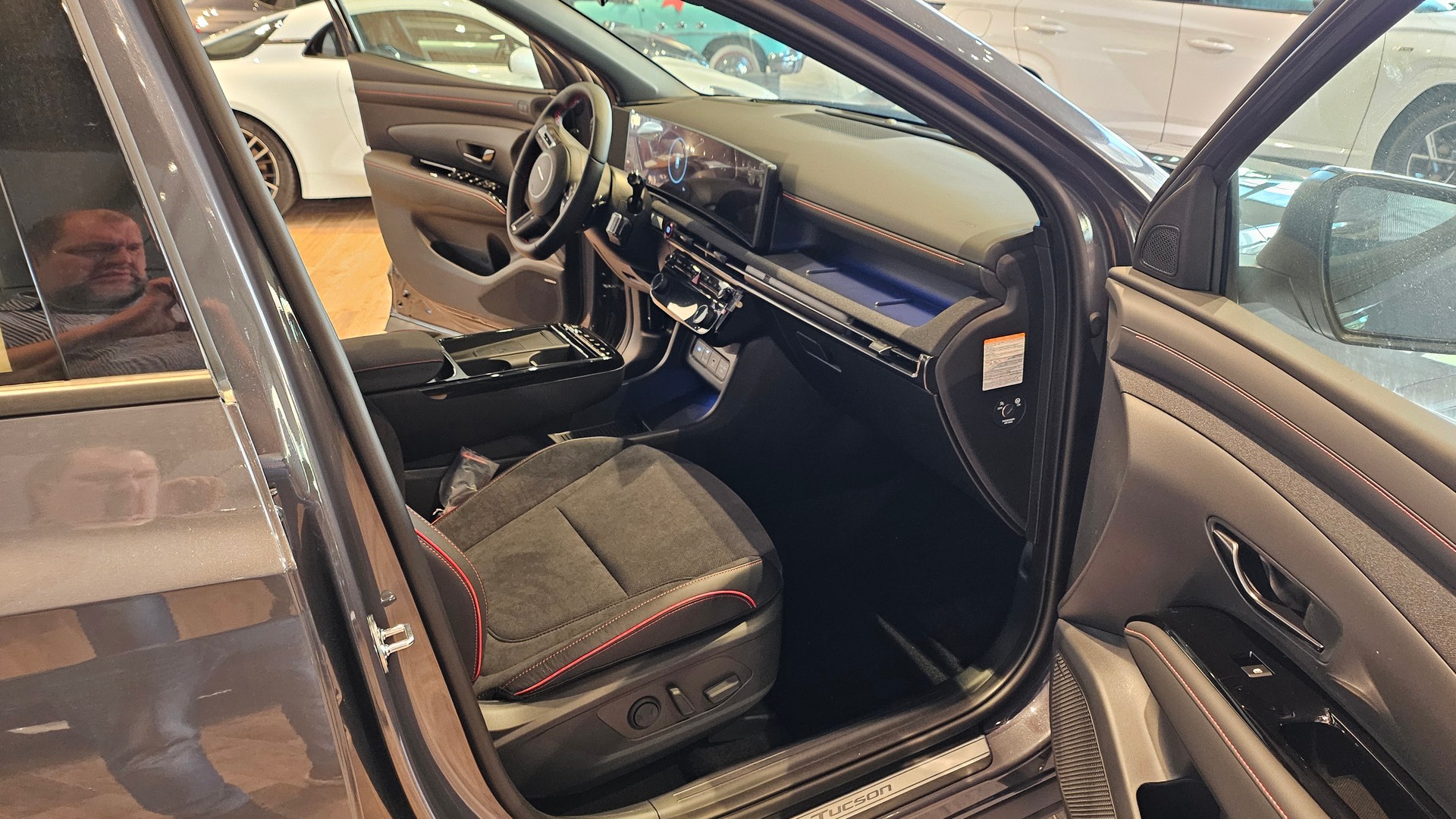 HYUNDAI Tucson 1.6 TGDI PHEV N-Line 4WD Vollausstattung-image-18