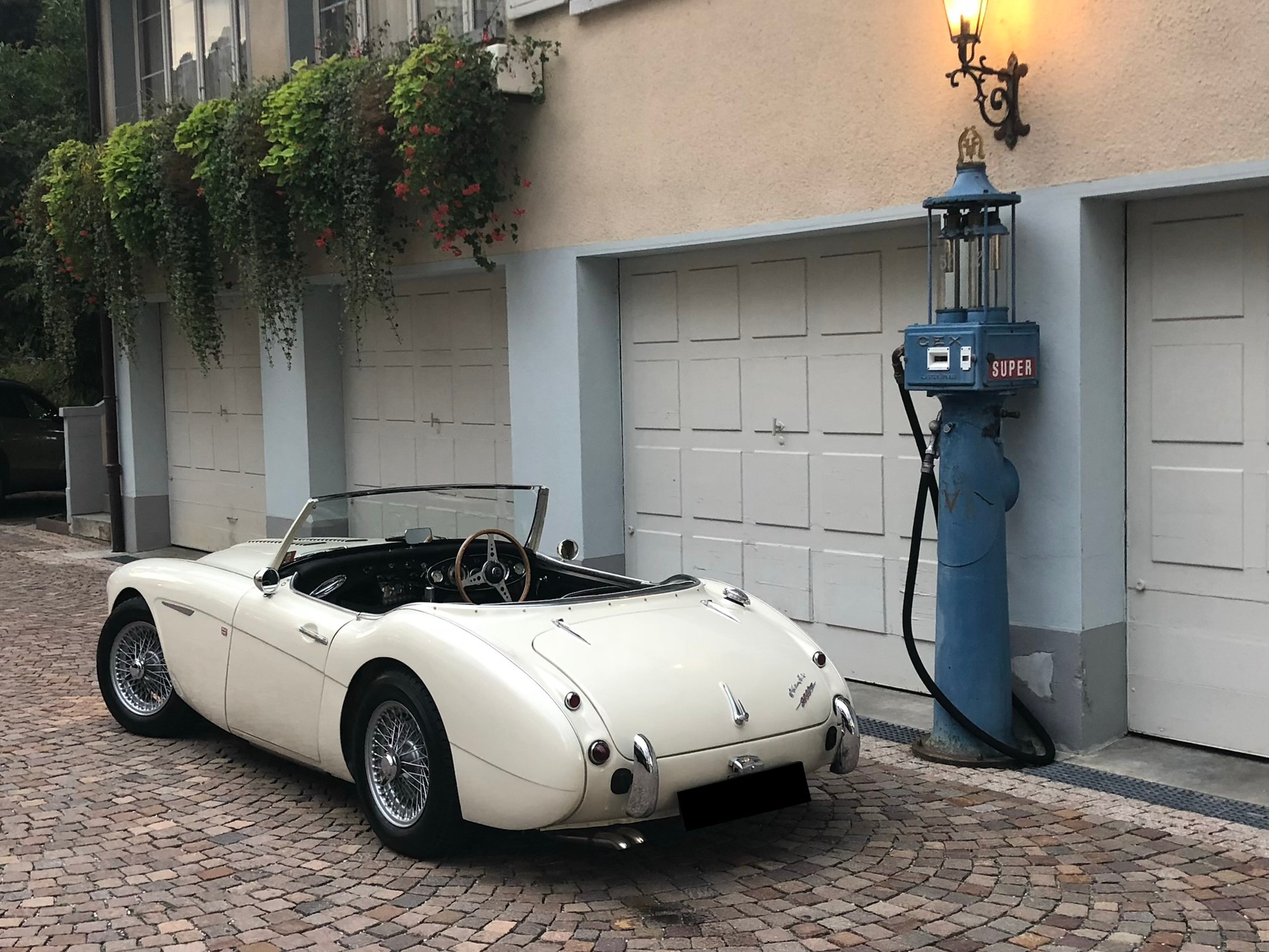 AUSTIN-HEALEY MK II 3000-image-2