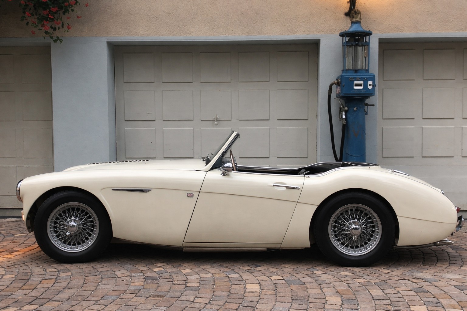 AUSTIN-HEALEY MK II 3000