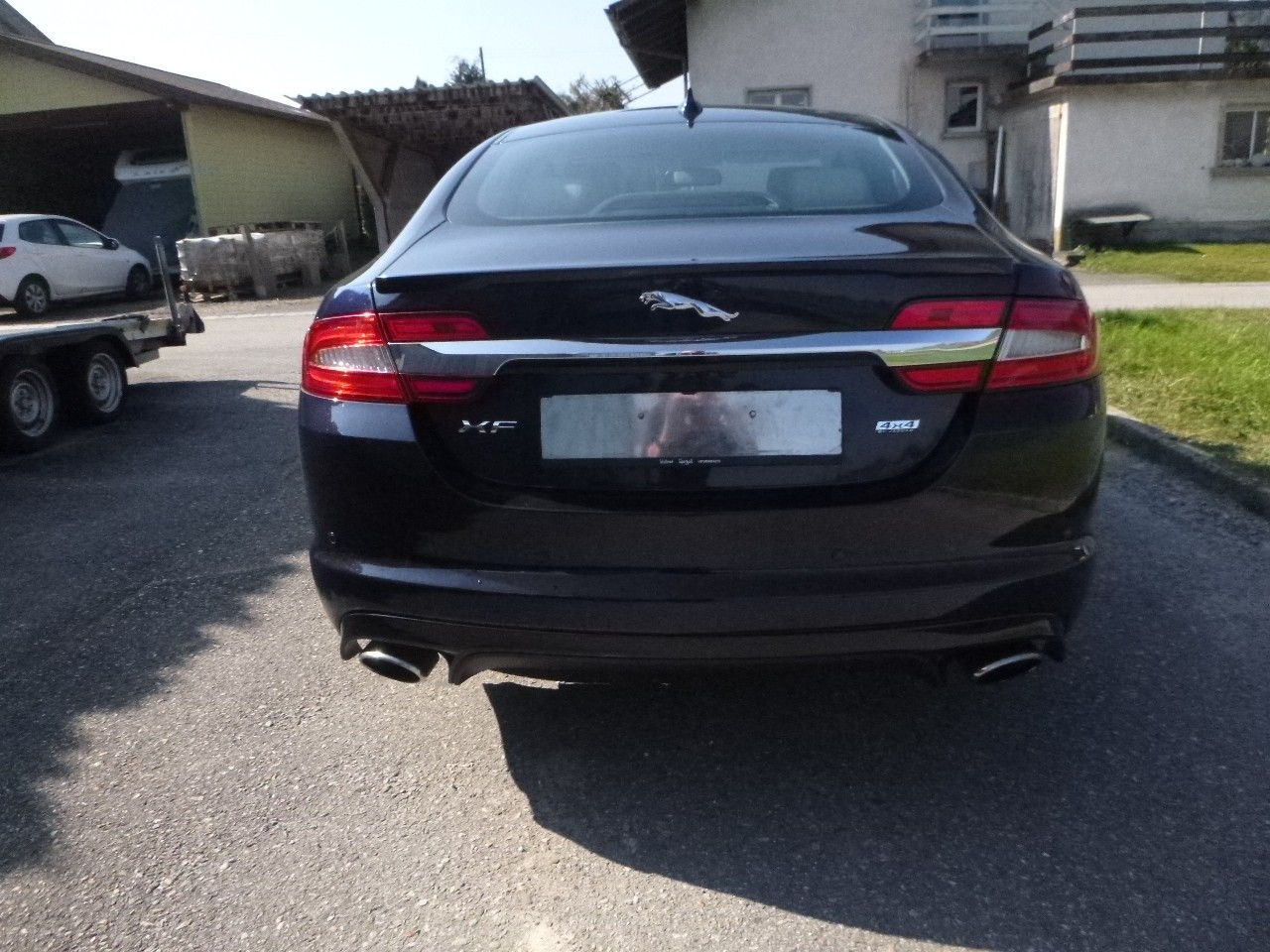 JAGUAR XF 3.0 V6 S/C Premium Luxury 4x4-showroom-element-3