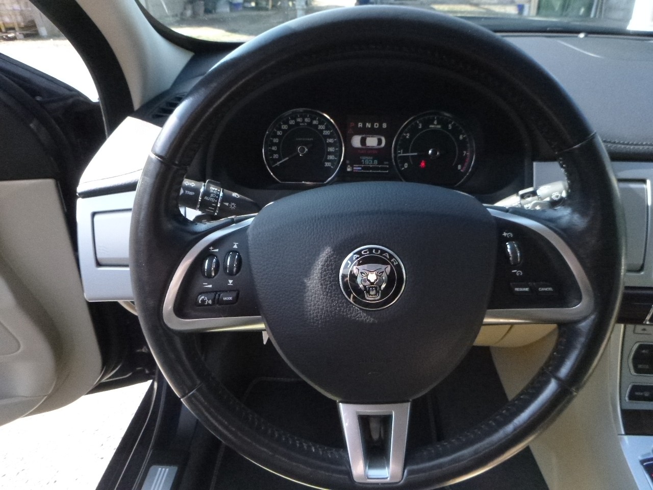 JAGUAR XF 3.0 V6 S/C Premium Luxury 4x4-image-16