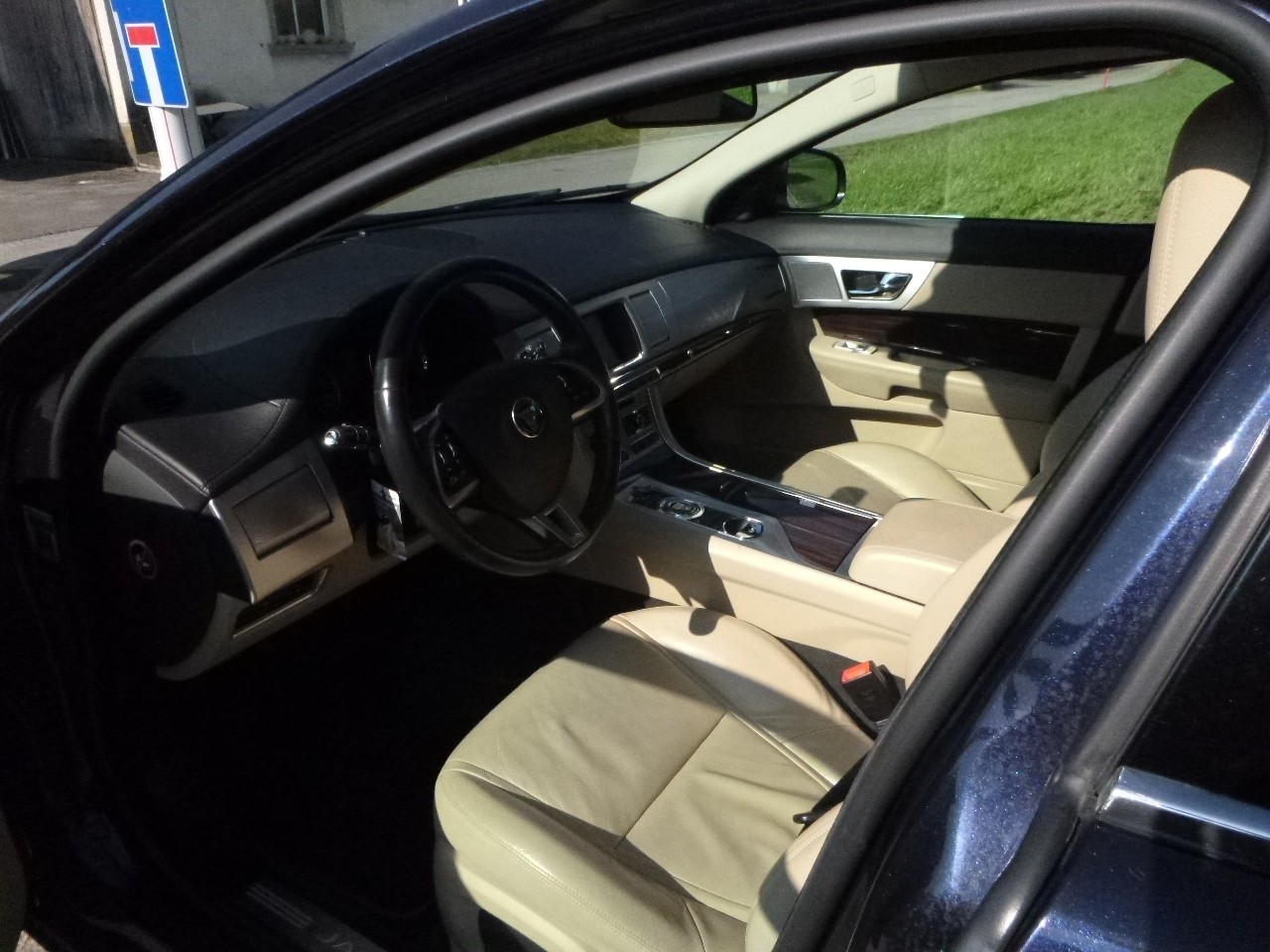 JAGUAR XF 3.0 V6 S/C Premium Luxury 4x4-image-12