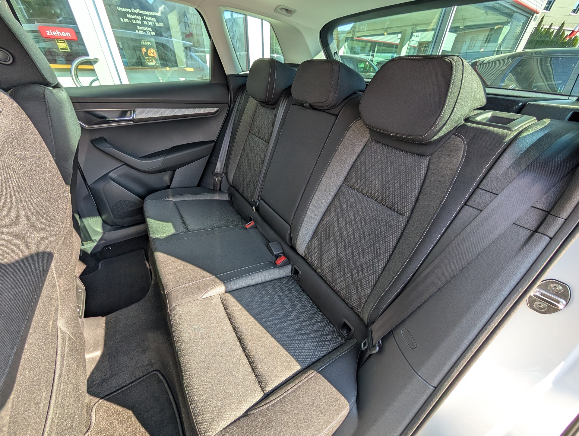 SKODA Karoq 2.0 TDI CR Style 4x4 DSG-image-9