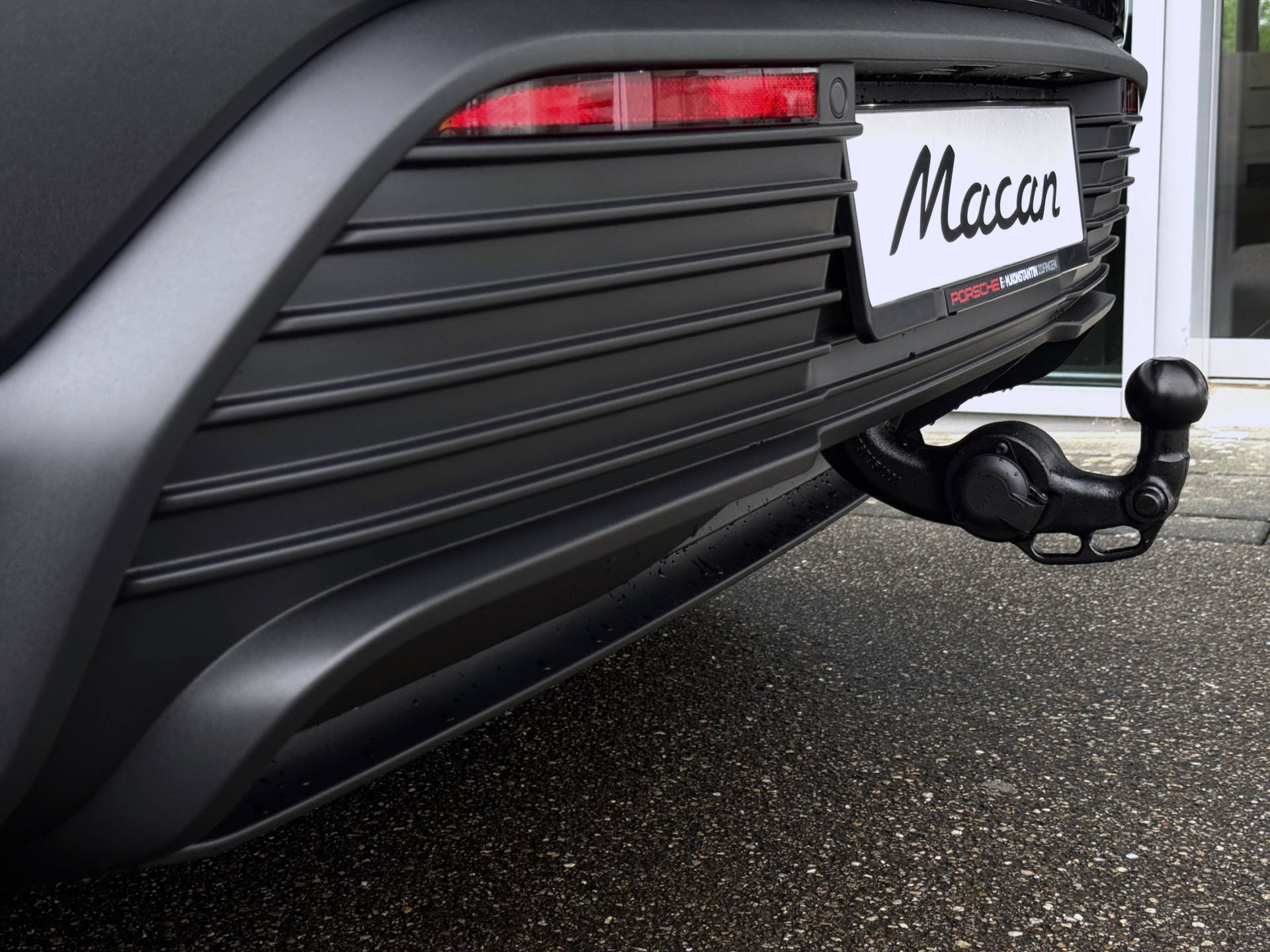 PORSCHE Macan 4-image-5
