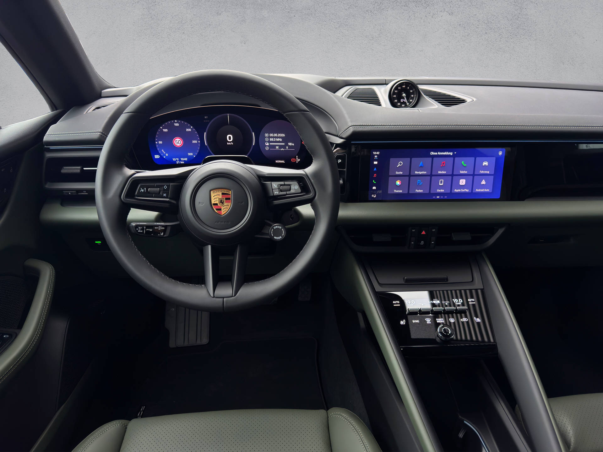 PORSCHE Macan 4-image-6