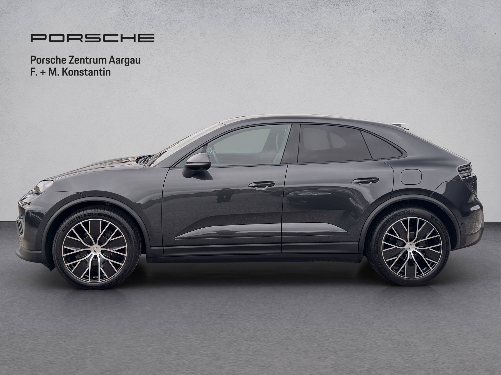 PORSCHE Macan 4-image-2