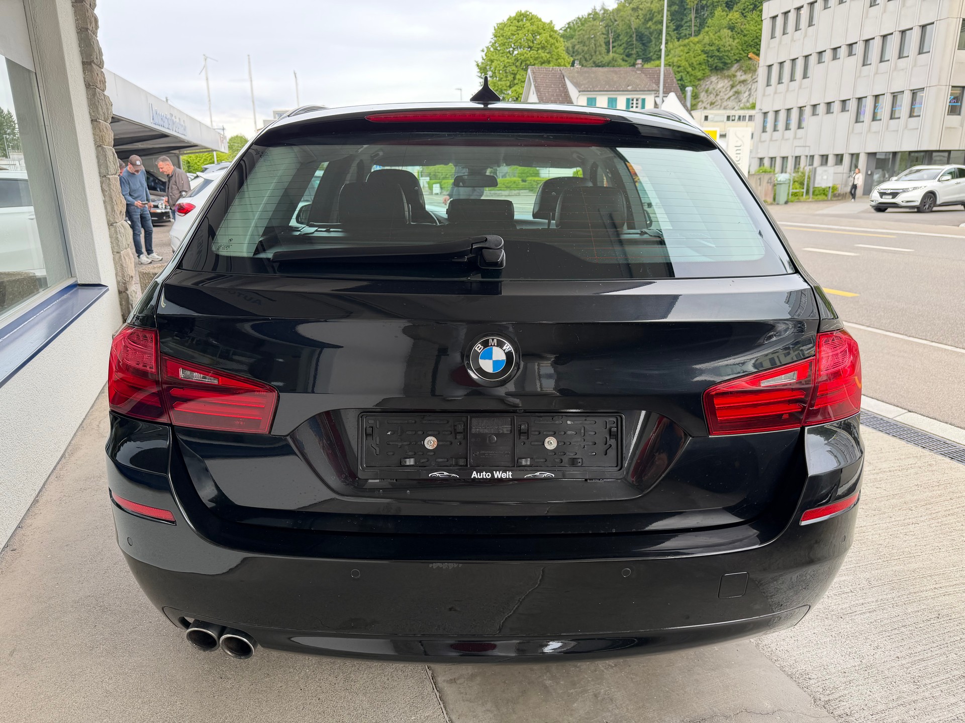 BMW 520d Touring xDrive Steptronic-image-5