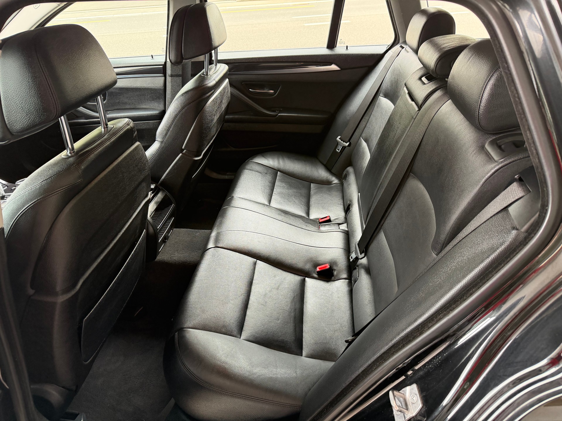 BMW 520d Touring xDrive Steptronic-image-8