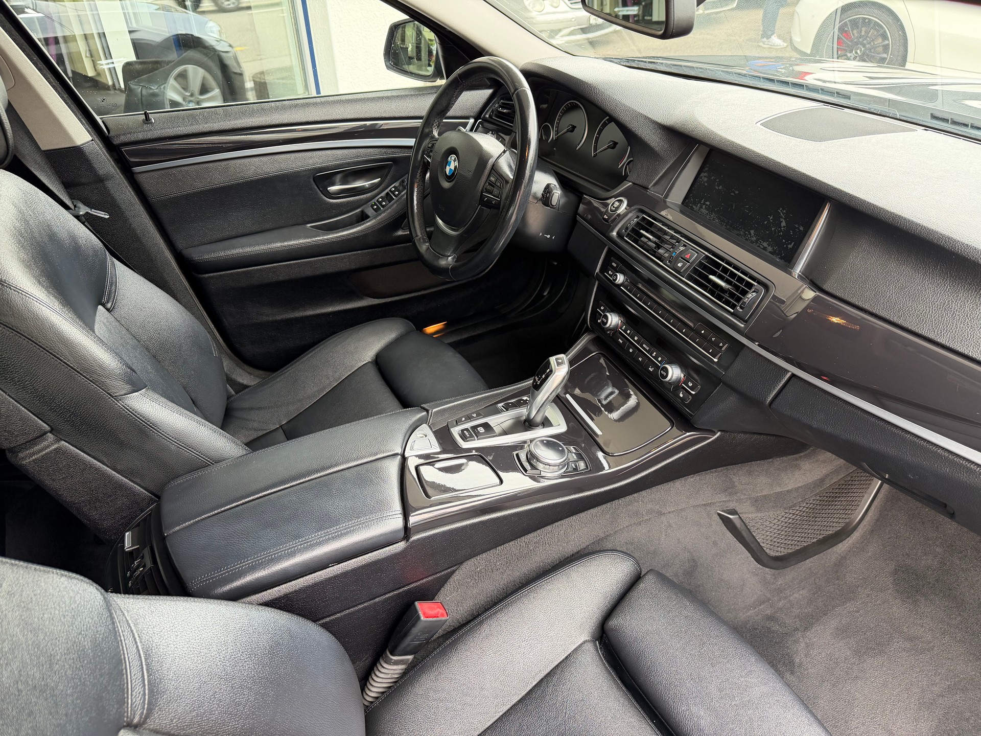 BMW 520d Touring xDrive Steptronic-image-9