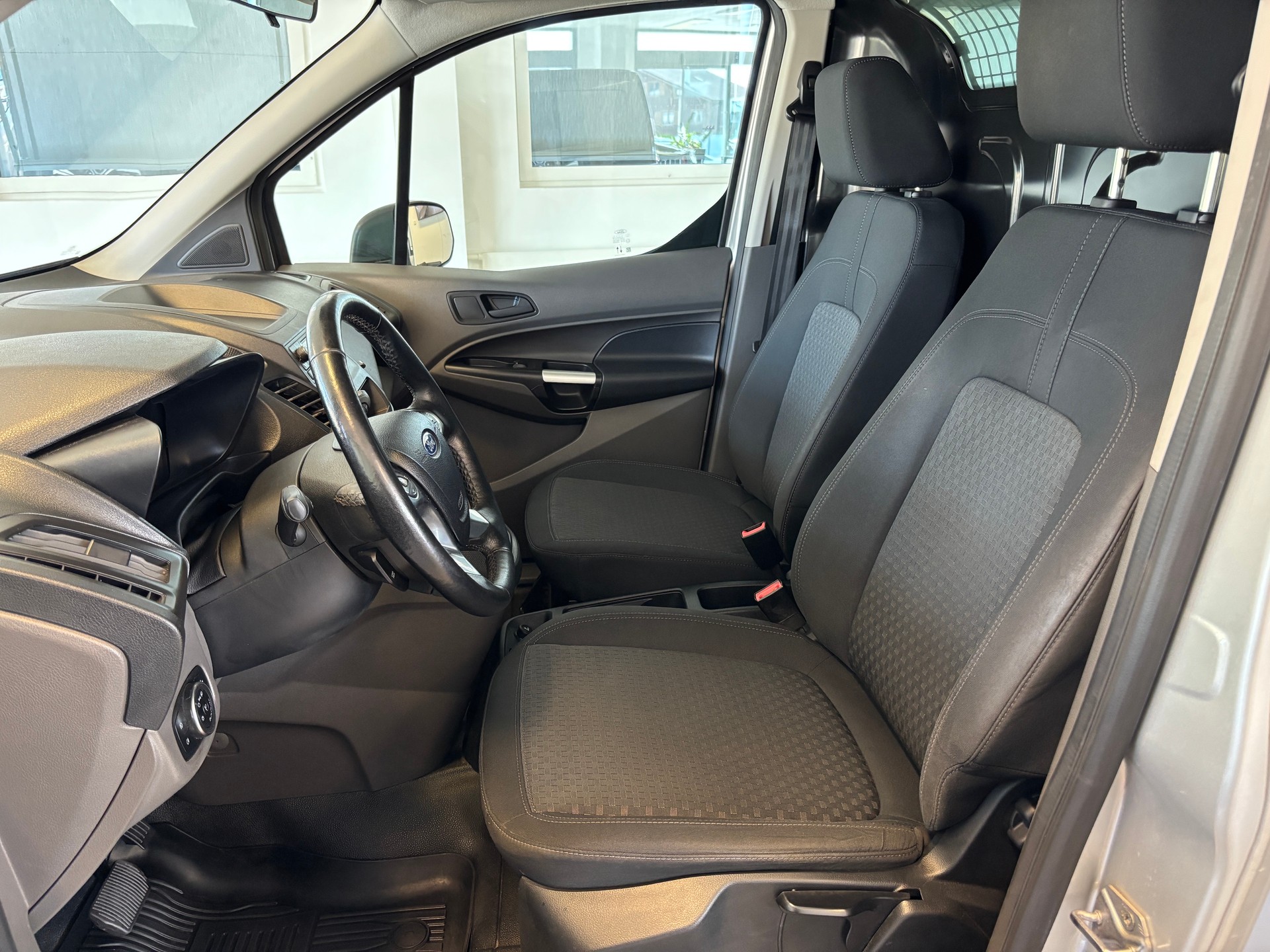 FORD Transit Connect Van T250 1.5 EcoBlue Trend L2 Automat EN-image-7