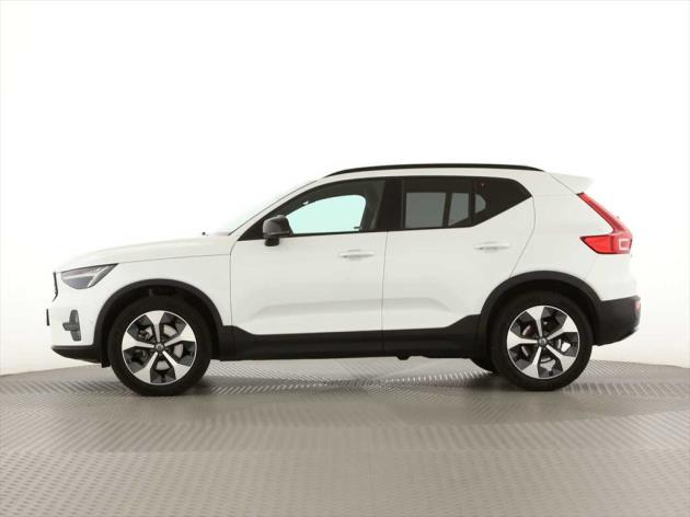 VOLVO XC40 B3 Benzin Mild Hybrid Plus Dark DCT-showroom-element-1
