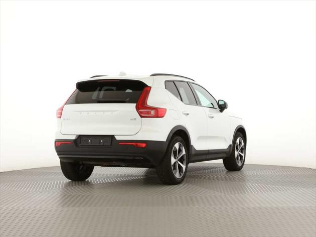 VOLVO XC40 B3 Benzin Mild Hybrid Plus Dark DCT-showroom-element-2