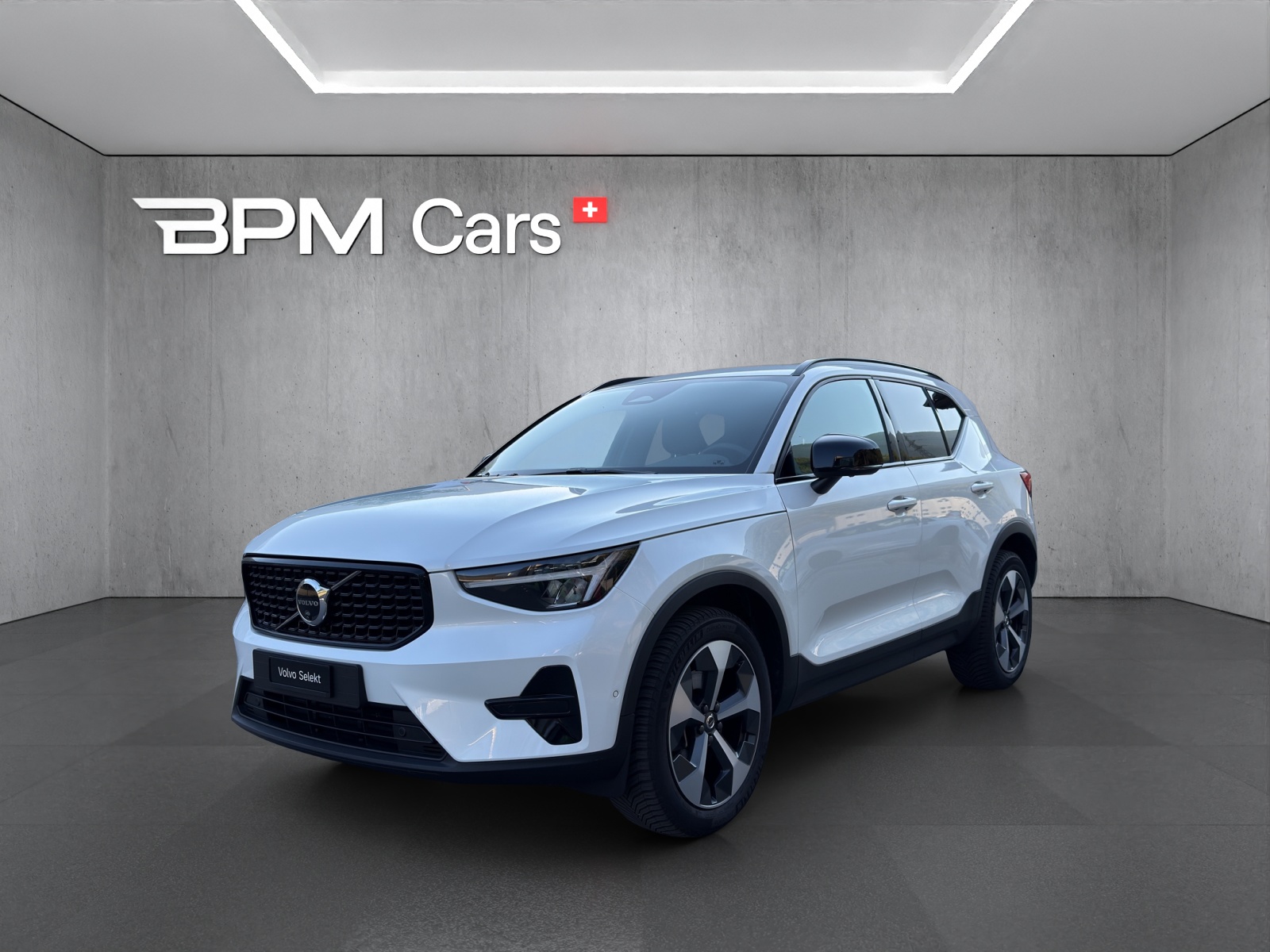VOLVO XC40 B3 Benzin Mild Hybrid Plus Dark DCT