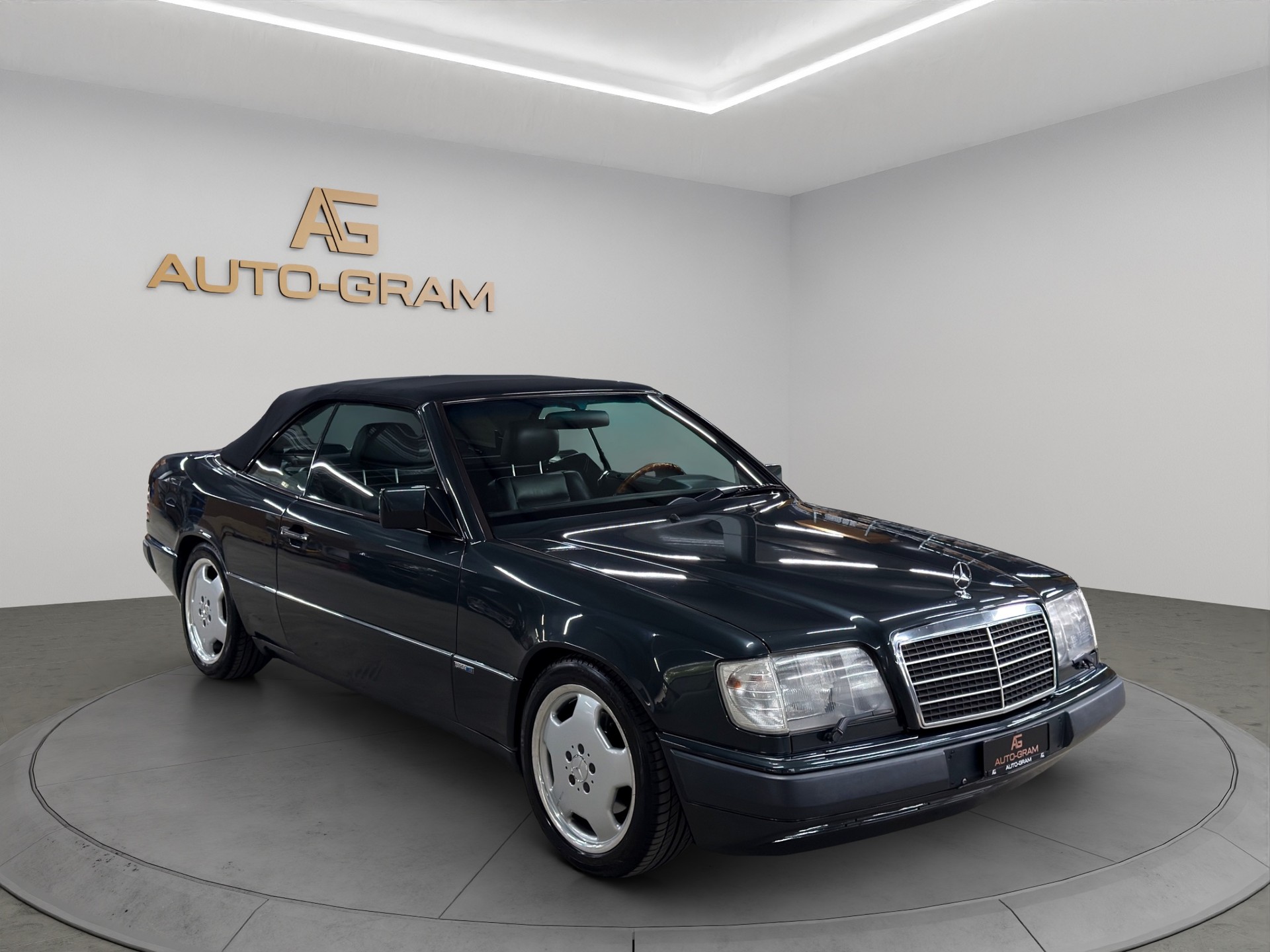 MERCEDES-BENZ E 320 Cabrio-image-6