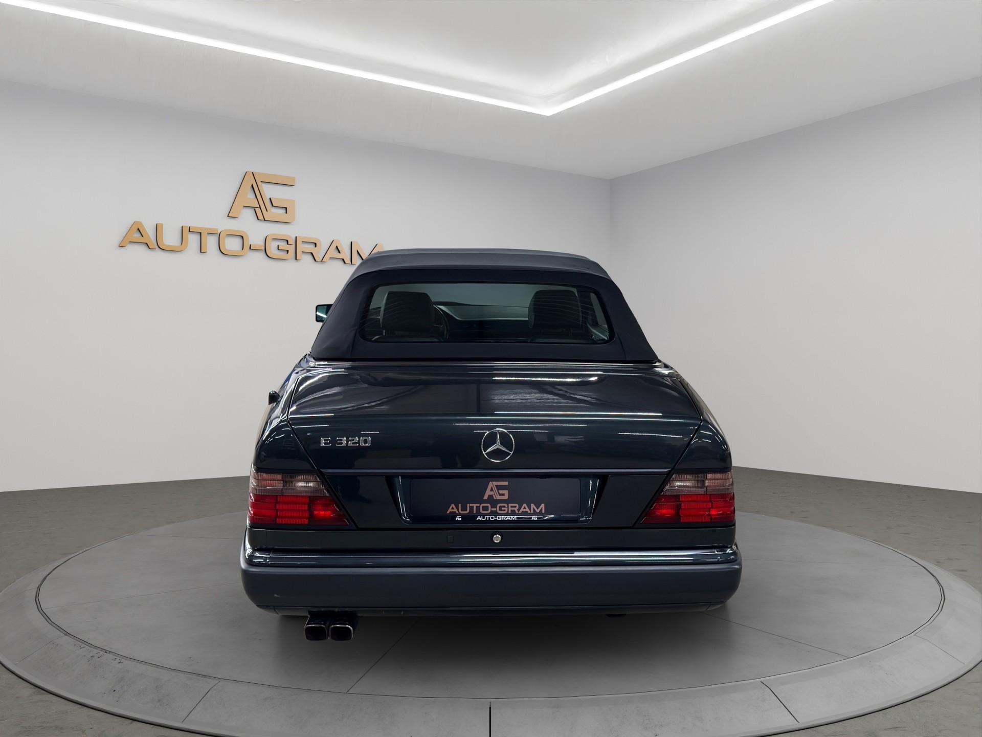 MERCEDES-BENZ E 320 Cabrio-showroom-element-3