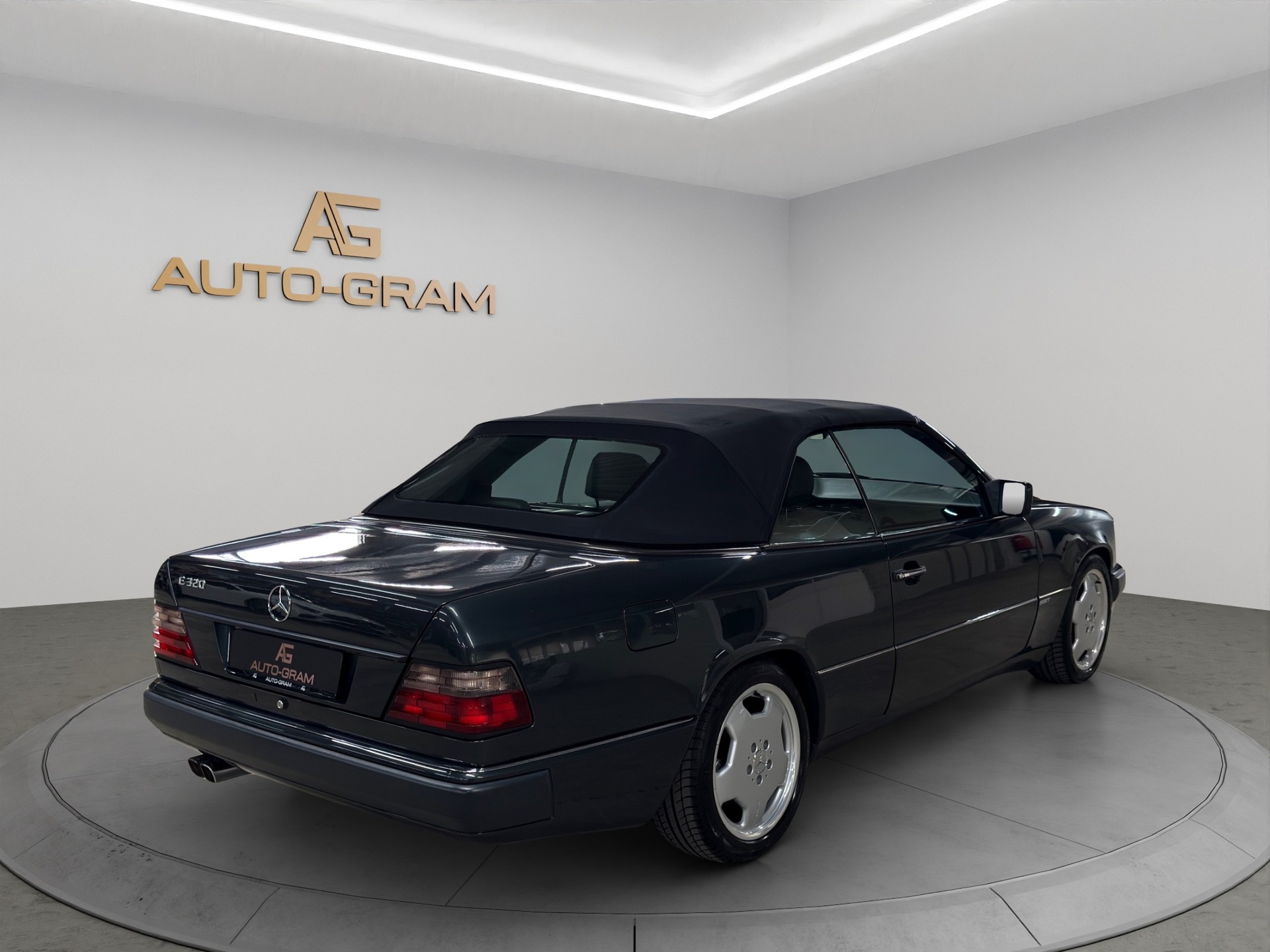 MERCEDES-BENZ E 320 Cabrio-image-4