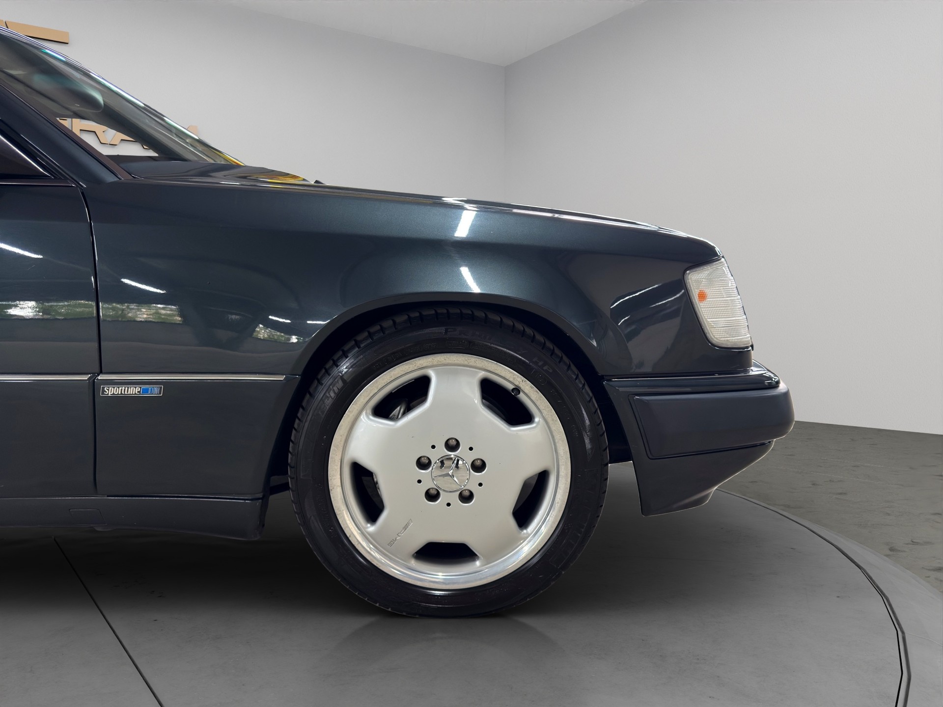 MERCEDES-BENZ E 320 Cabrio-image-8