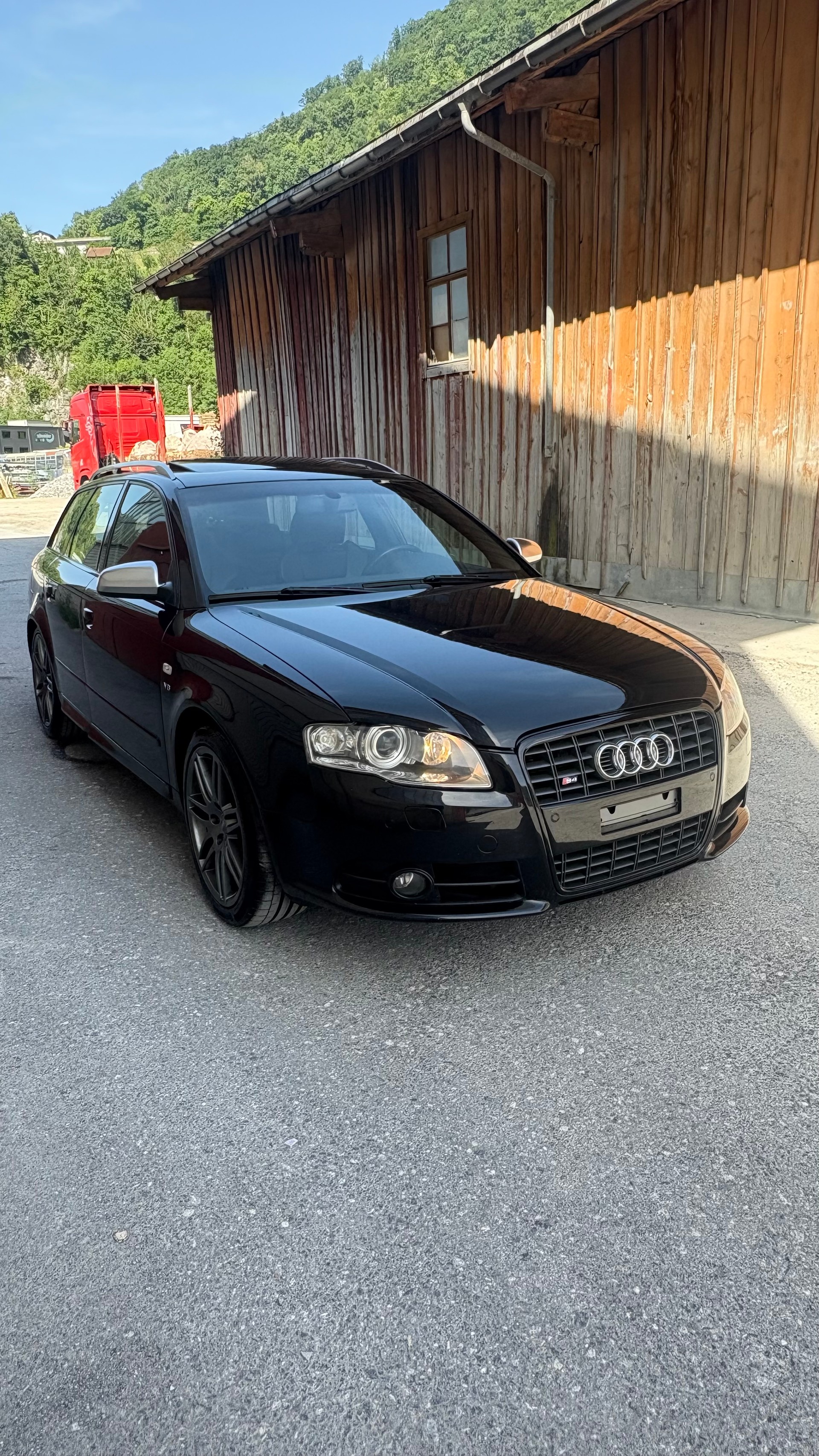 AUDI S4 Avant 4.2 V8 quattro-image-2