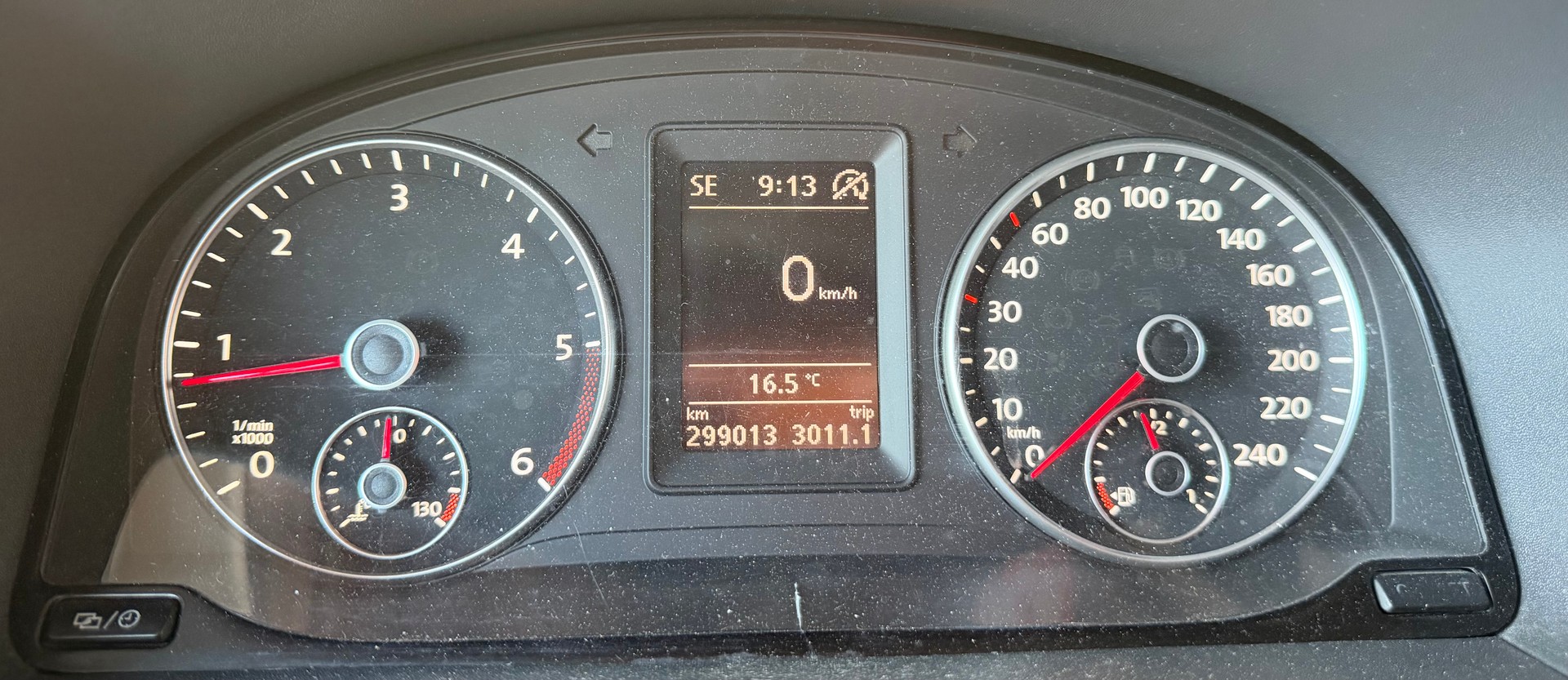 VW Caddy 1.6 TDI Maxi Transport personnes-image-8