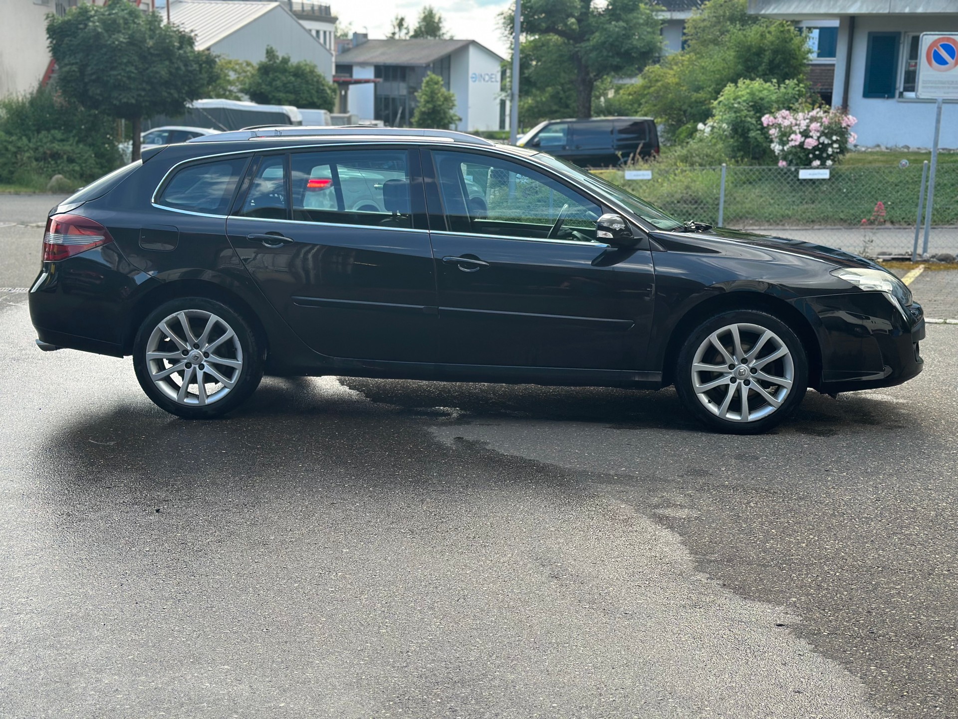 RENAULT Laguna Grandtour 2.0 16V T Initiale Automatic-image-4