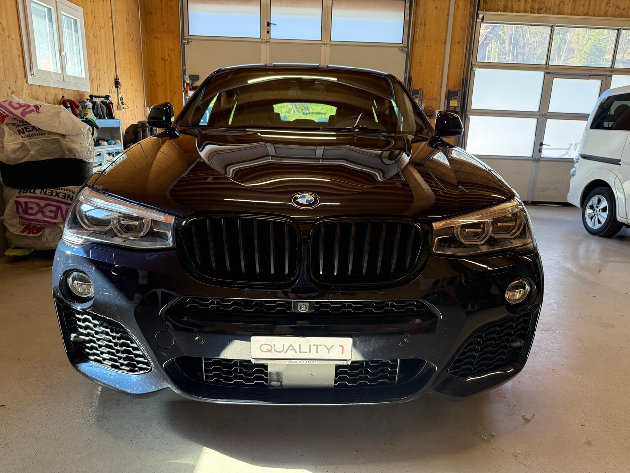 BMW X4 xDrive 35i Steptronic-showroom-element-1