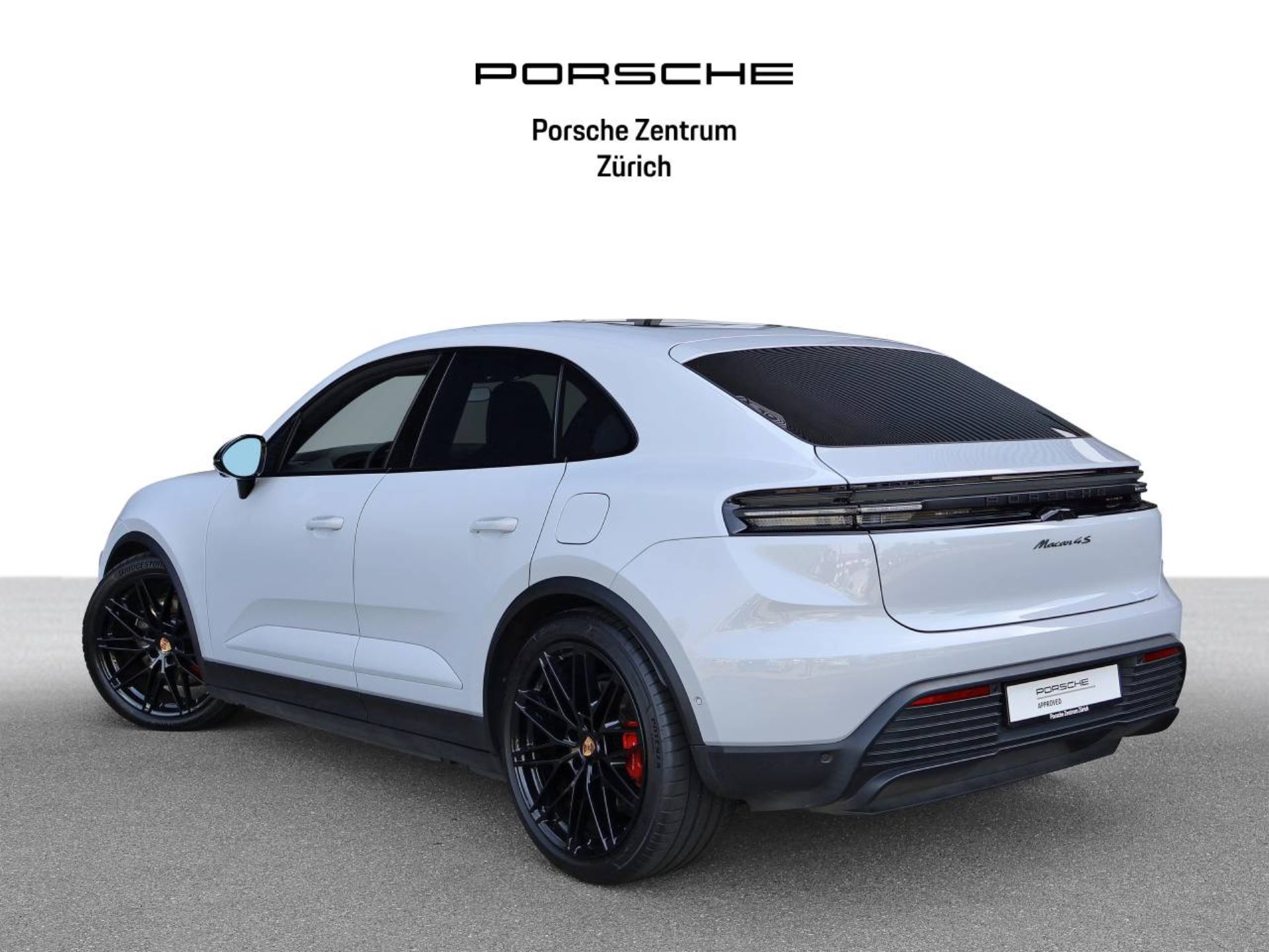 PORSCHE Macan 4S-showroom-element-1