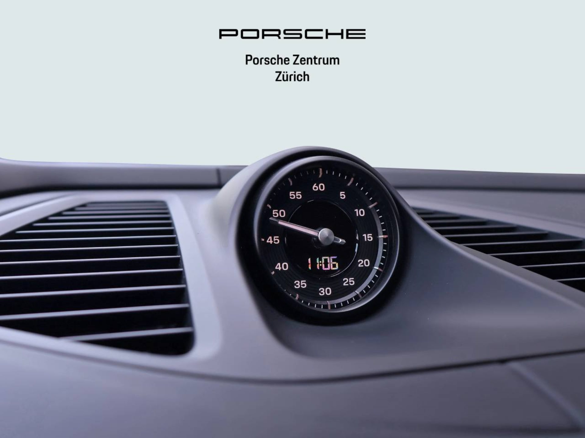 PORSCHE Macan 4S-image-27