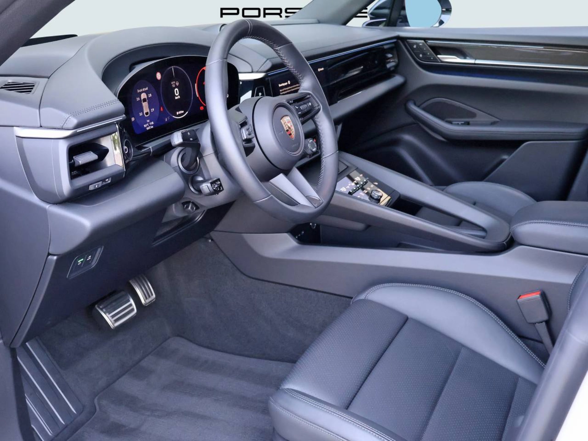PORSCHE Macan 4S-showroom-element-3