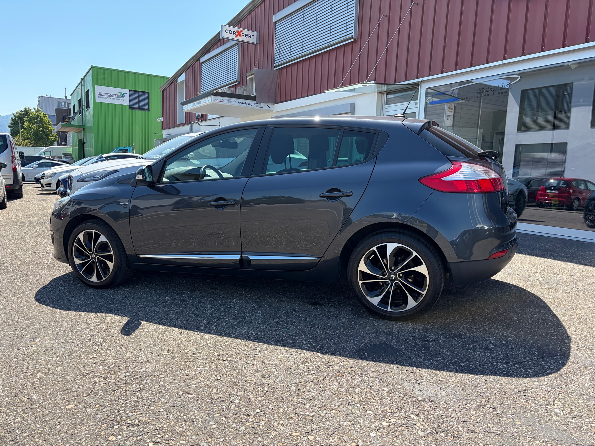 RENAULT Mégane 1.2 16V Turbo Bose-showroom-element-3