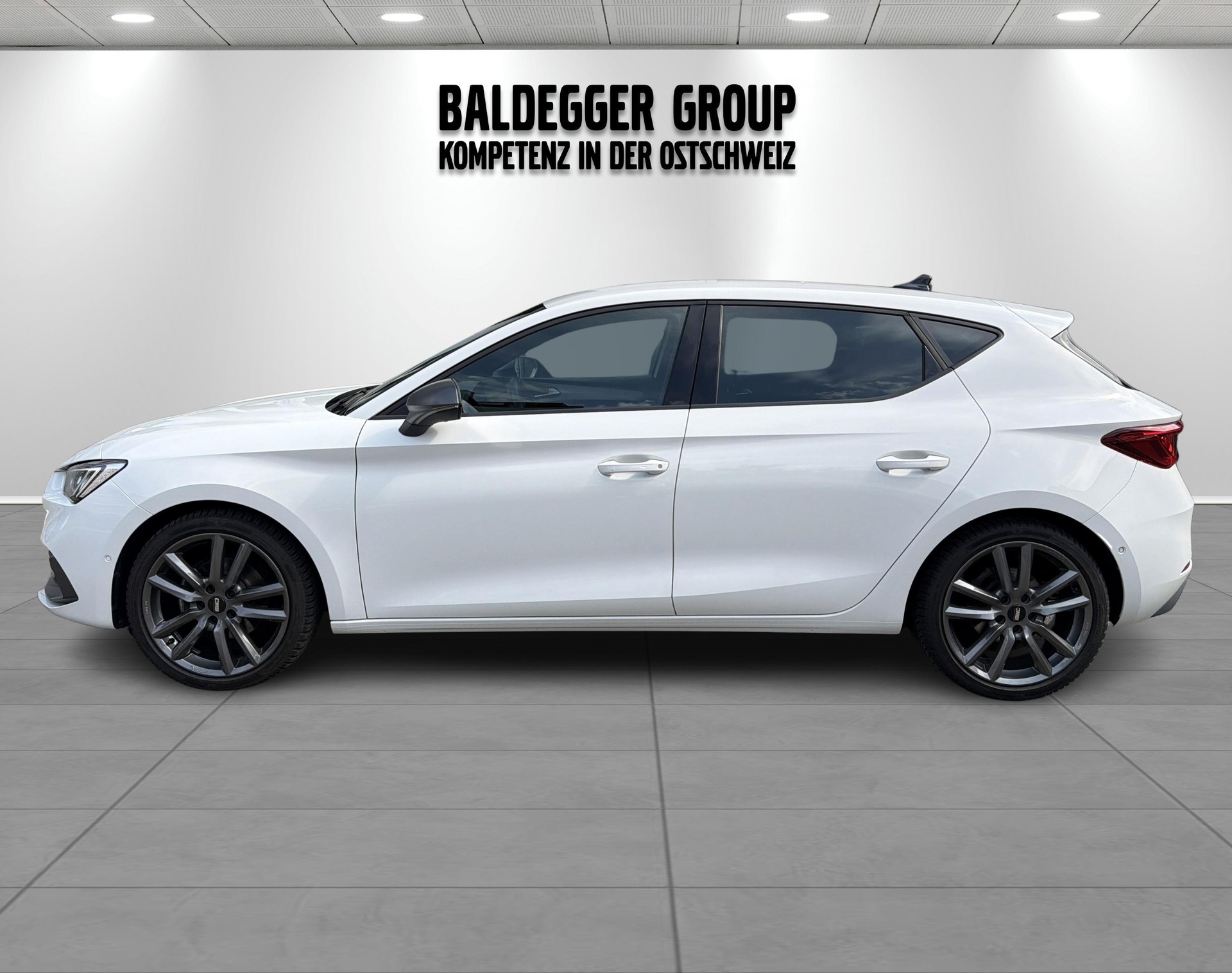 SEAT Leon 1.5 eTSI 150 FR DSG-showroom-element-1