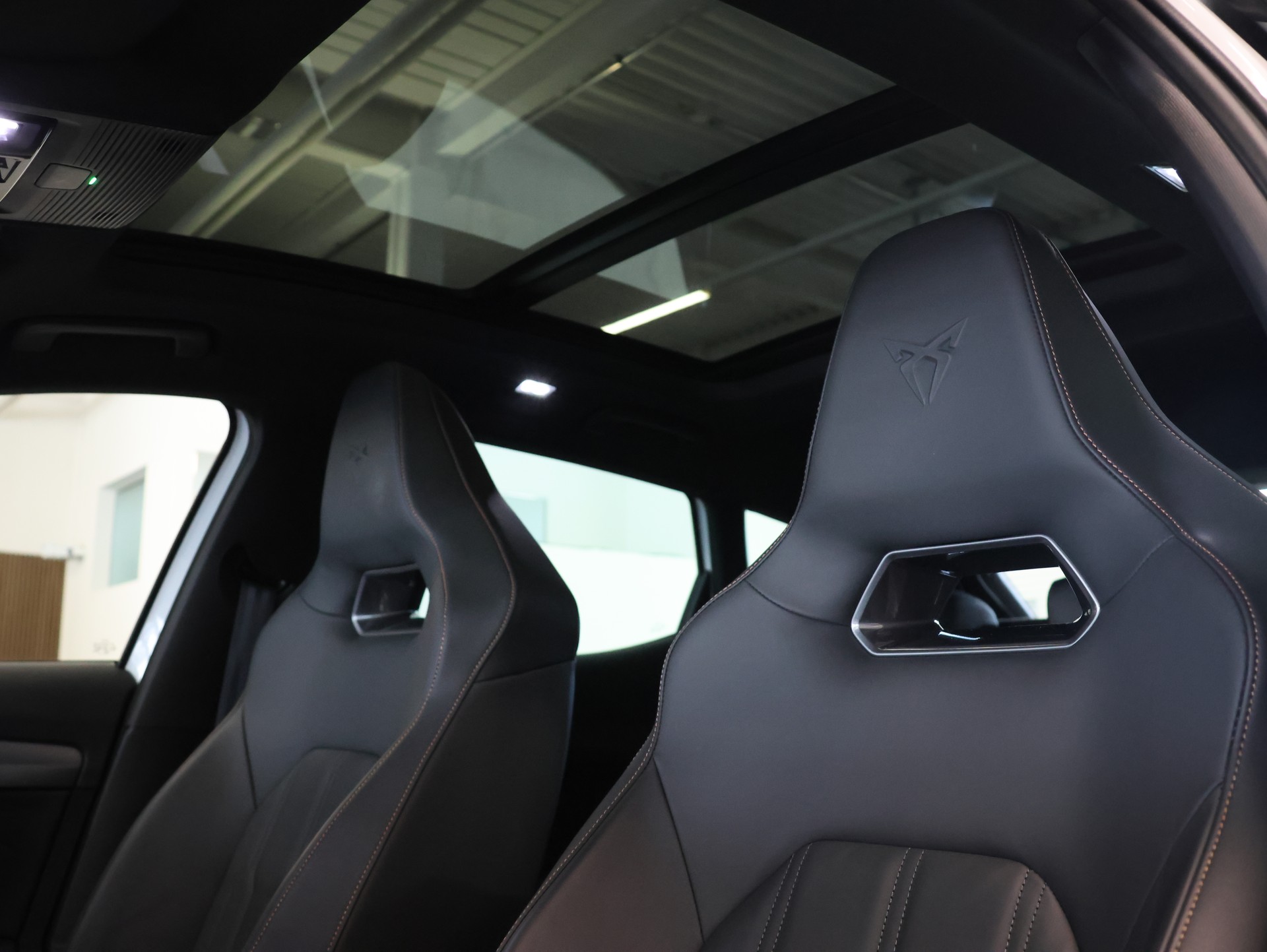 CUPRA Formentor 2.0TSI VZ 4Drive DSG *Rückfahrkamera* *Panoramadach* *Sitzheizung*-image-11