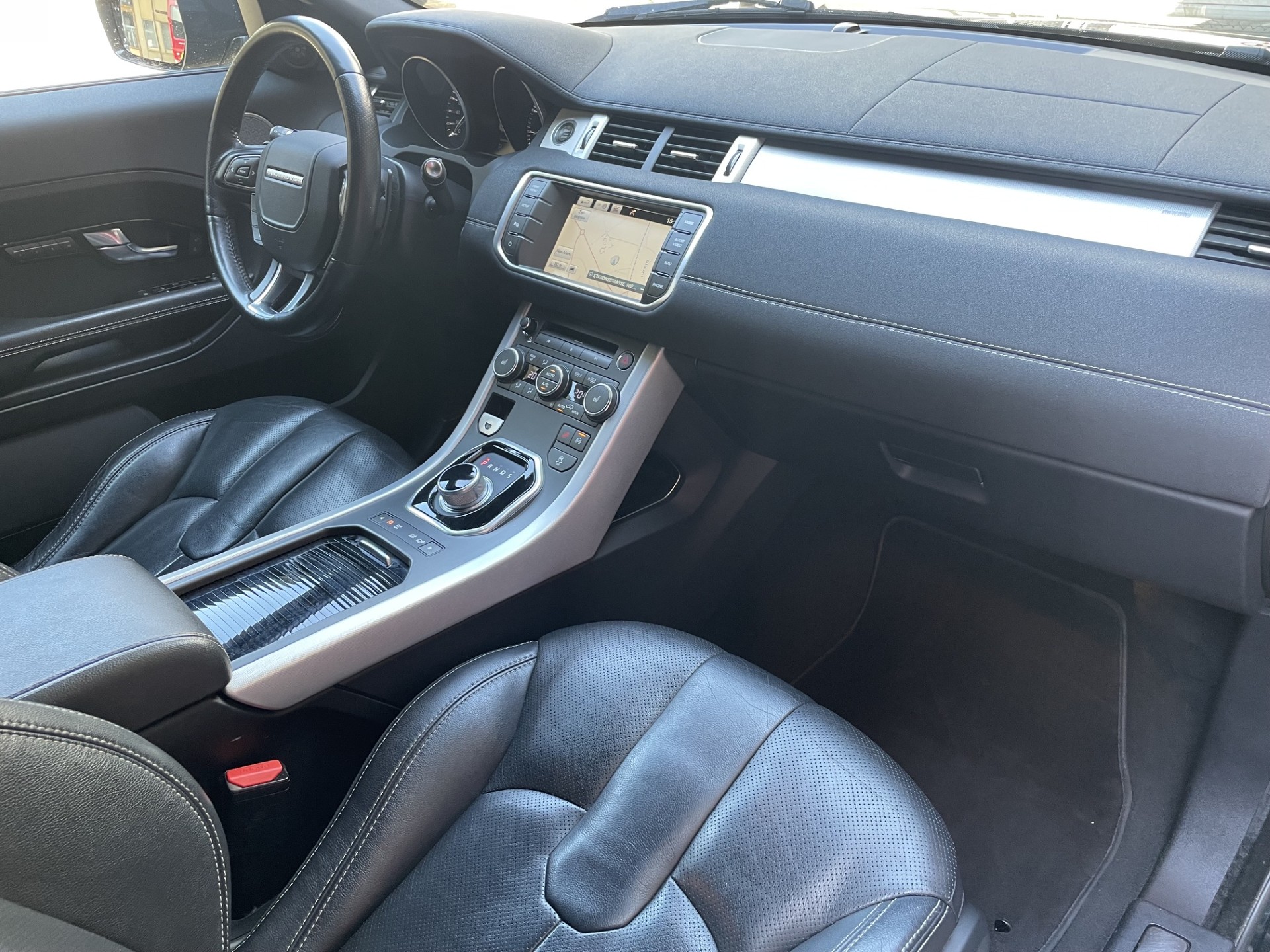 LAND ROVER Range Rover Evoque 2.0 Si4 Dynamic AT9-image-13