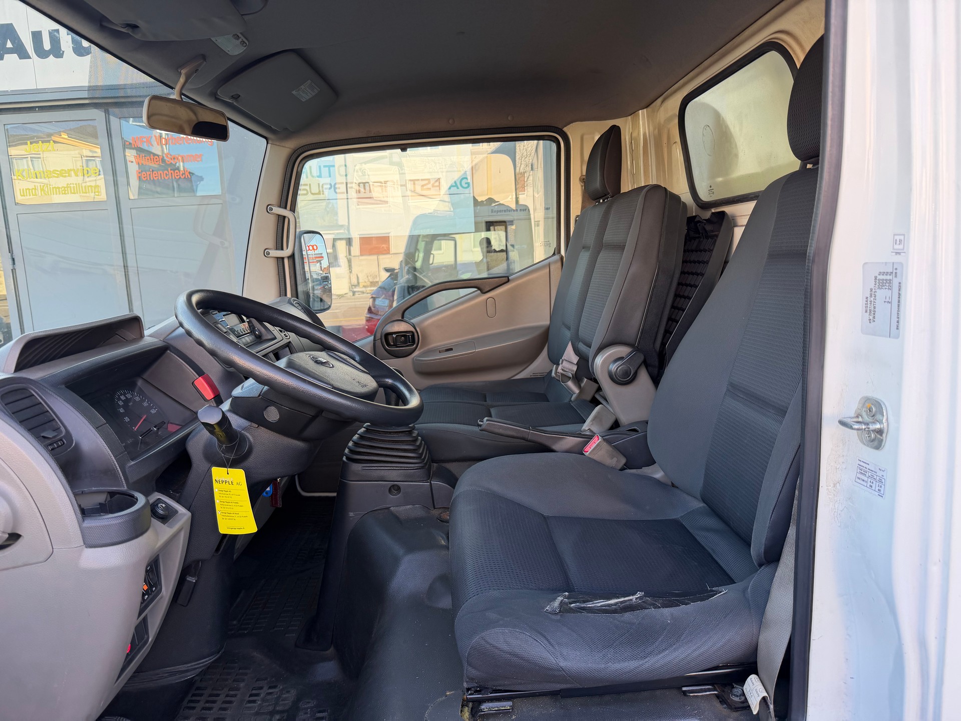 NISSAN NT400 Cabstar 35.15 Koffer-Hebebühne-image-10