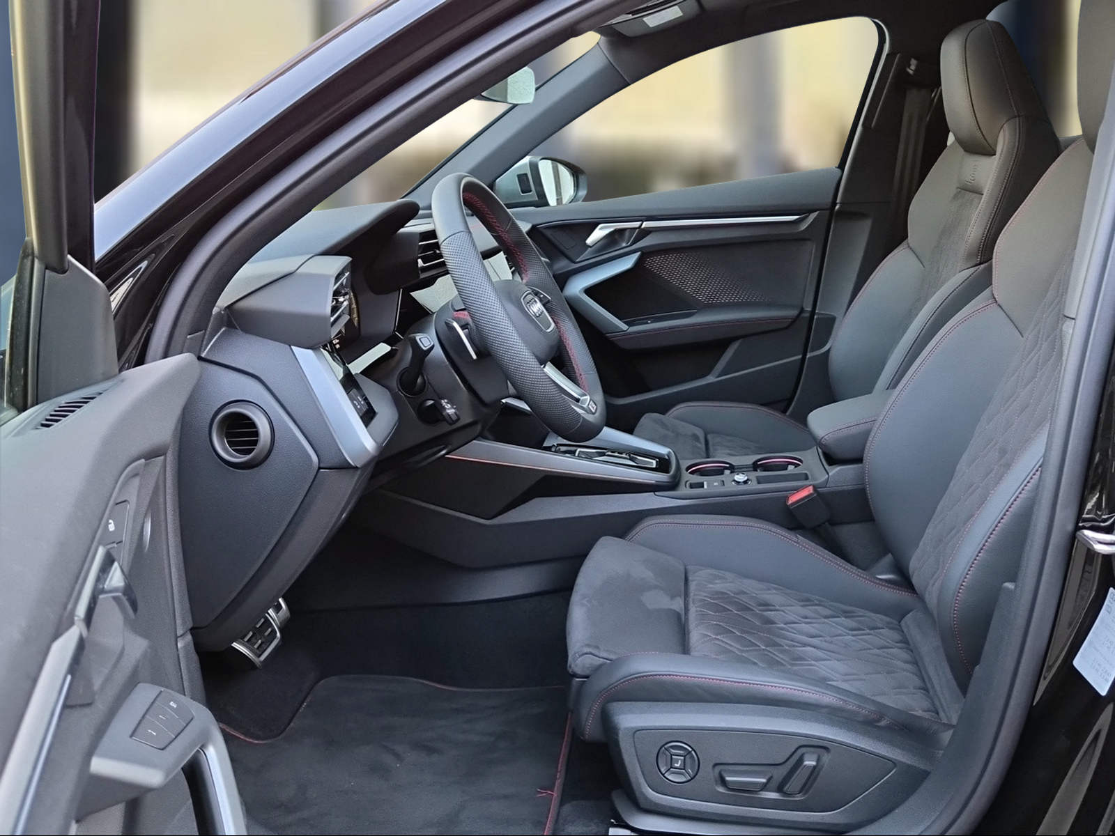 AUDI S3 Sportback TFSI quattro S-tronic Mythosschwarz Metallic-image-8