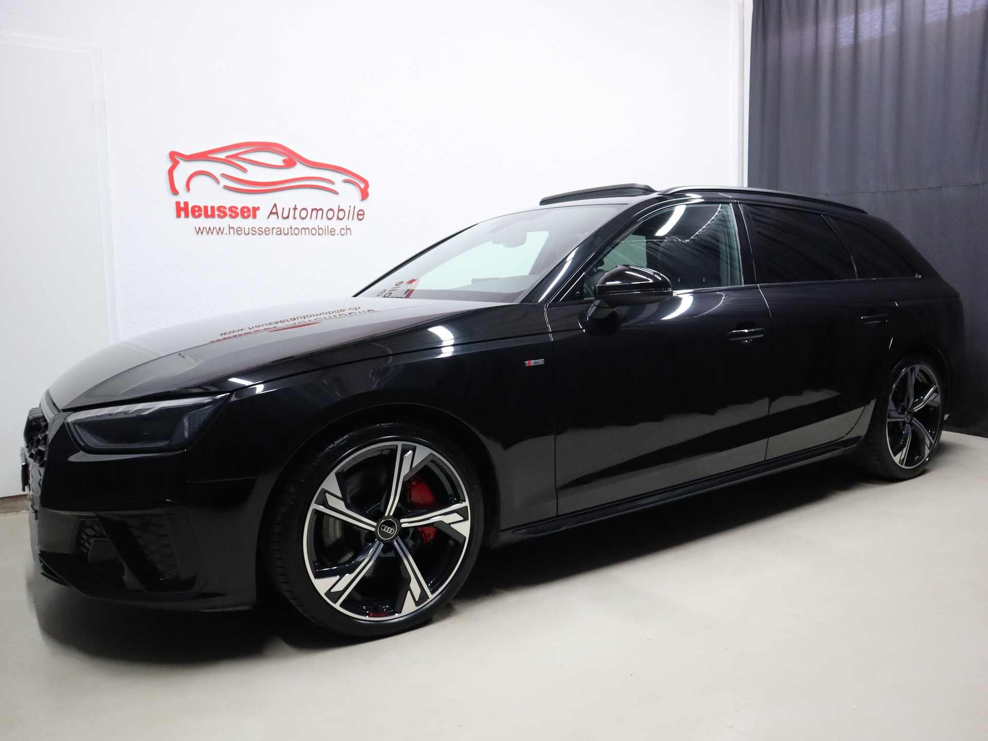 AUDI A4 Avant 45 TFSI S line S-tronic quattro - Competition Edition Plus - Panorama - Navi - Matrix LED - AHK - 265 PS-showroom-element-1