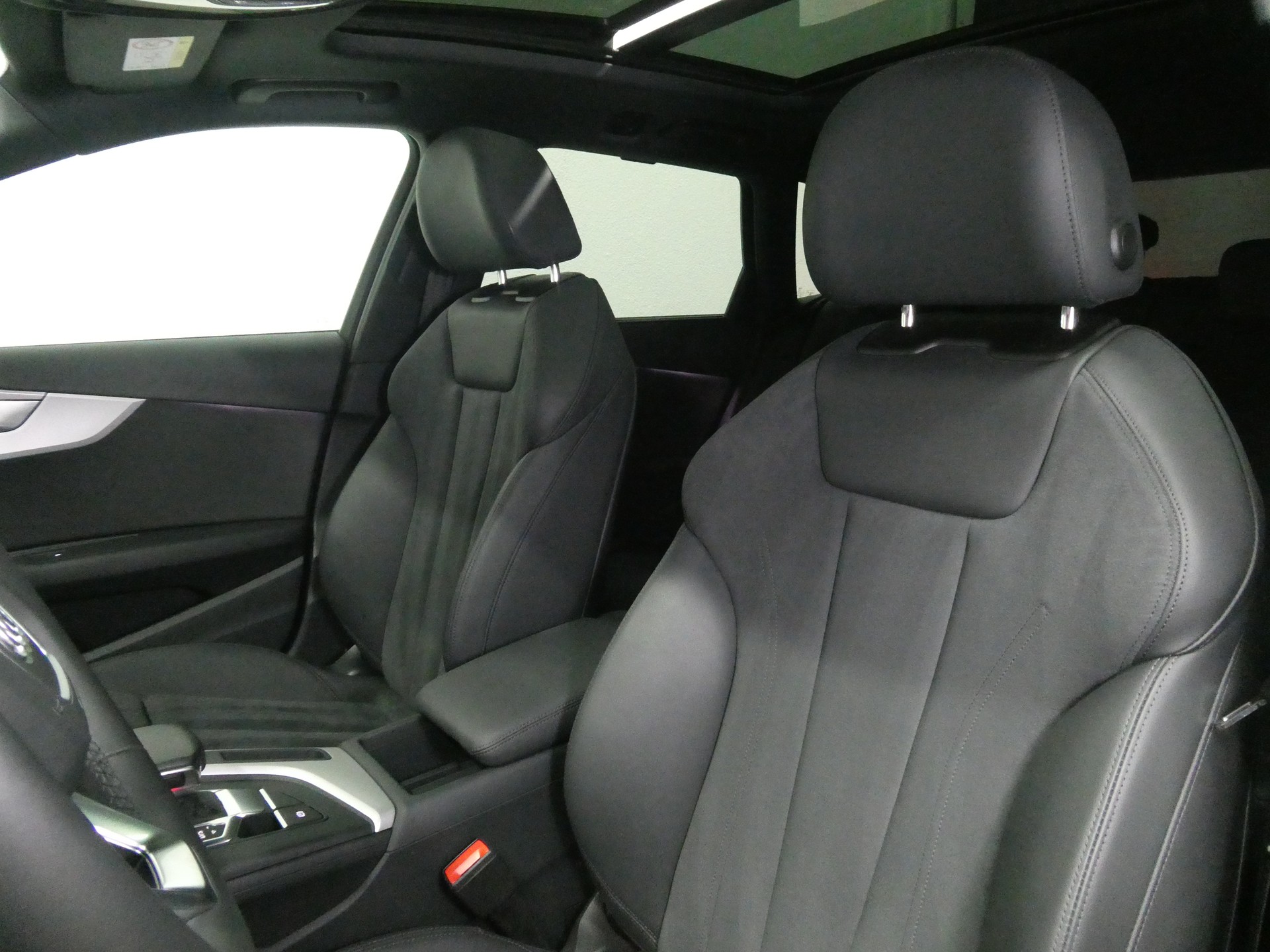 AUDI A4 Avant 45 TFSI S line S-tronic quattro - Competition Edition Plus - Panorama - Navi - Matrix LED - AHK - 265 PS-image-9
