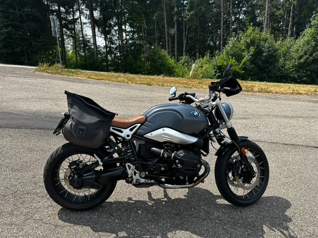 BMW R nineT Scrambler ABS-image-3