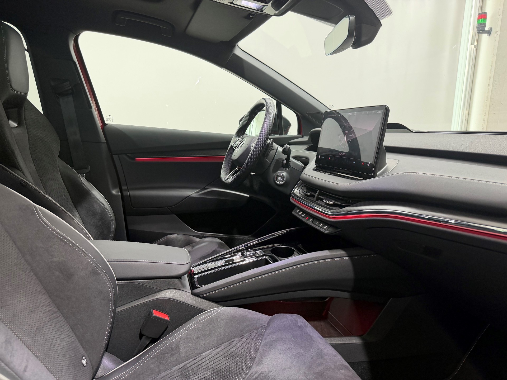SKODA Enyaq iV 80x SportLine-showroom-element-3