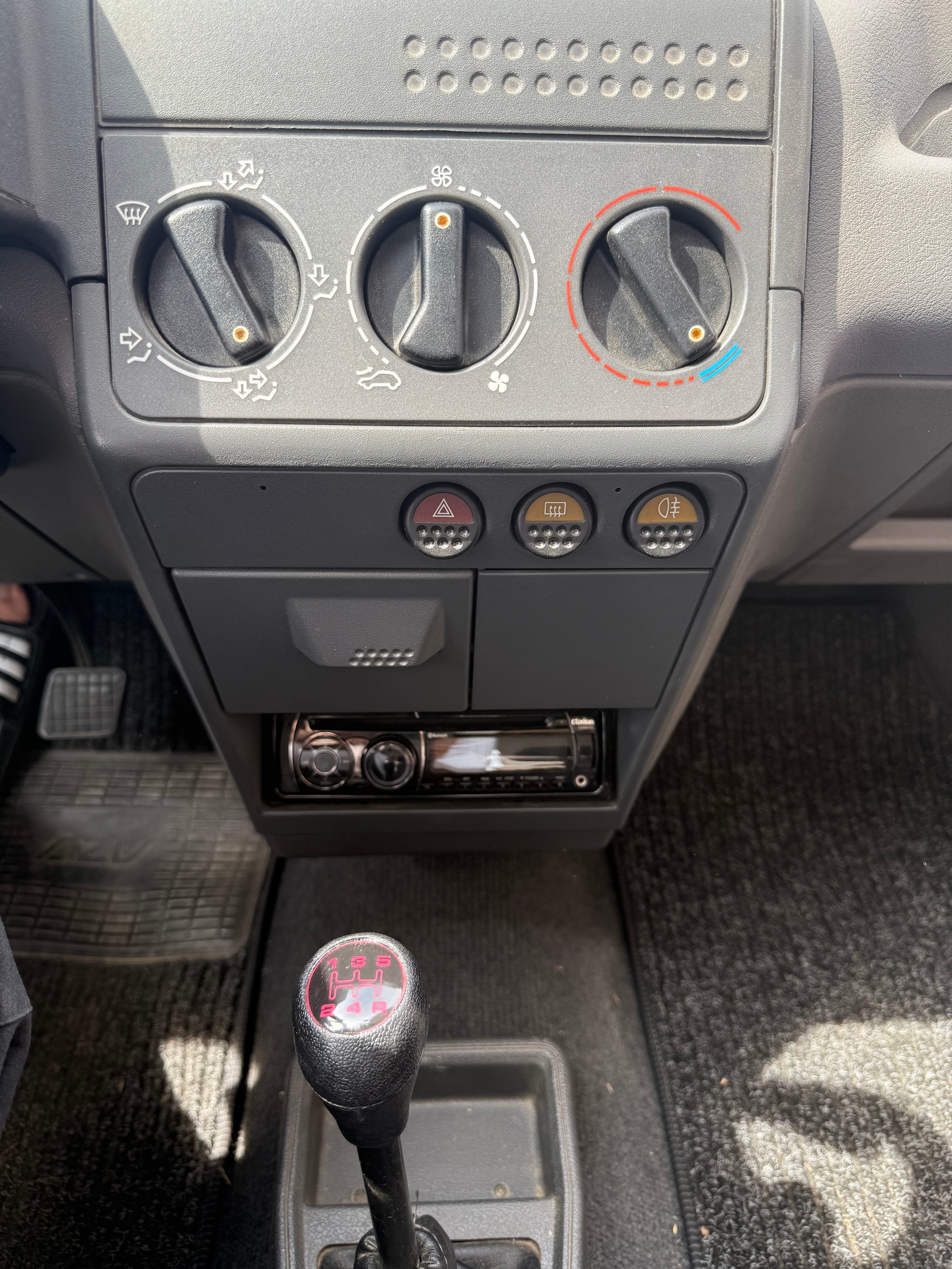 PEUGEOT 205 1.1 Look-image-14