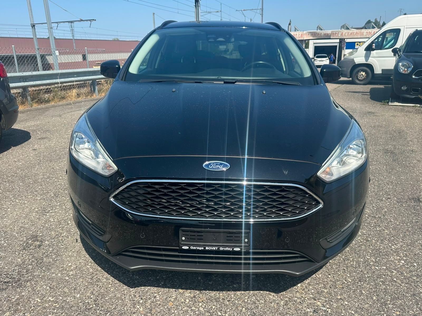 FORD Focus 1.0 SCTi Black Edition-showroom-element-1