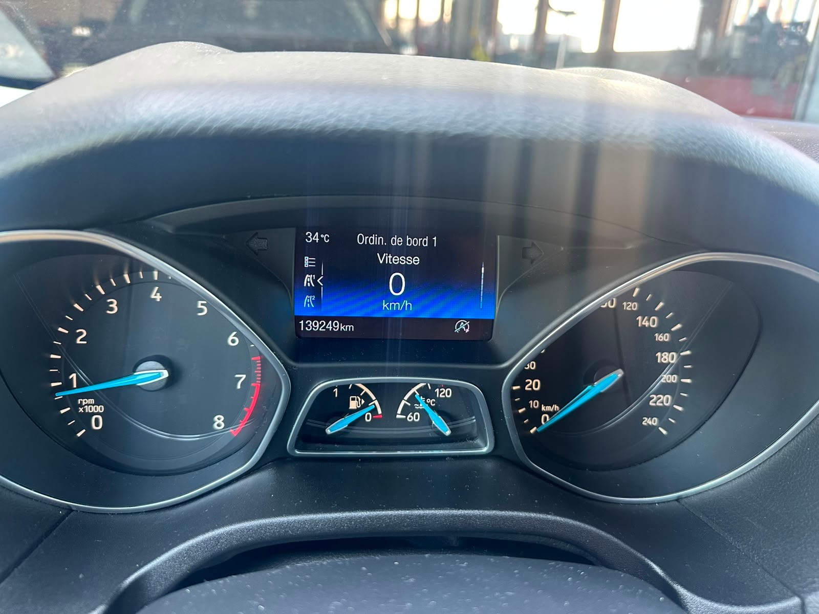 FORD Focus 1.0 SCTi Black Edition-image-14