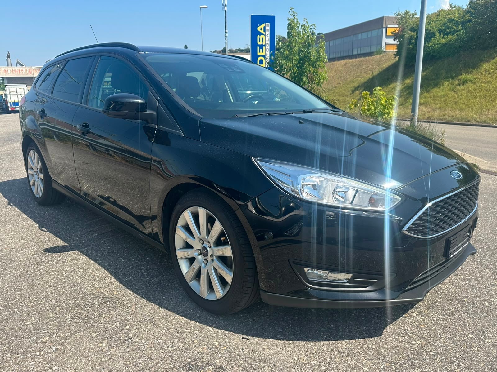 FORD Focus 1.0 SCTi Black Edition-showroom-element-2