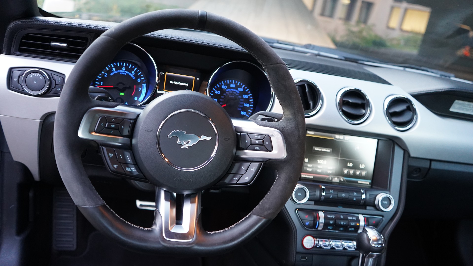 FORD Mustang Fastback 5.0 V8 GT Automat-image-11