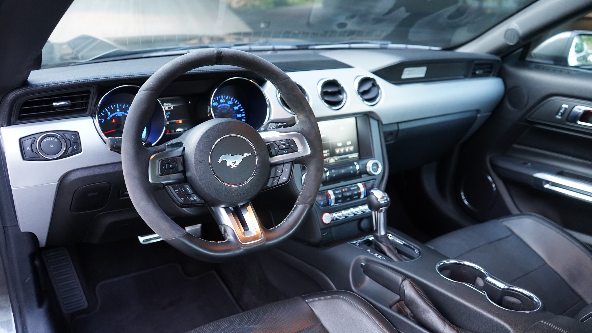 FORD Mustang Fastback 5.0 V8 GT Automat-image-7