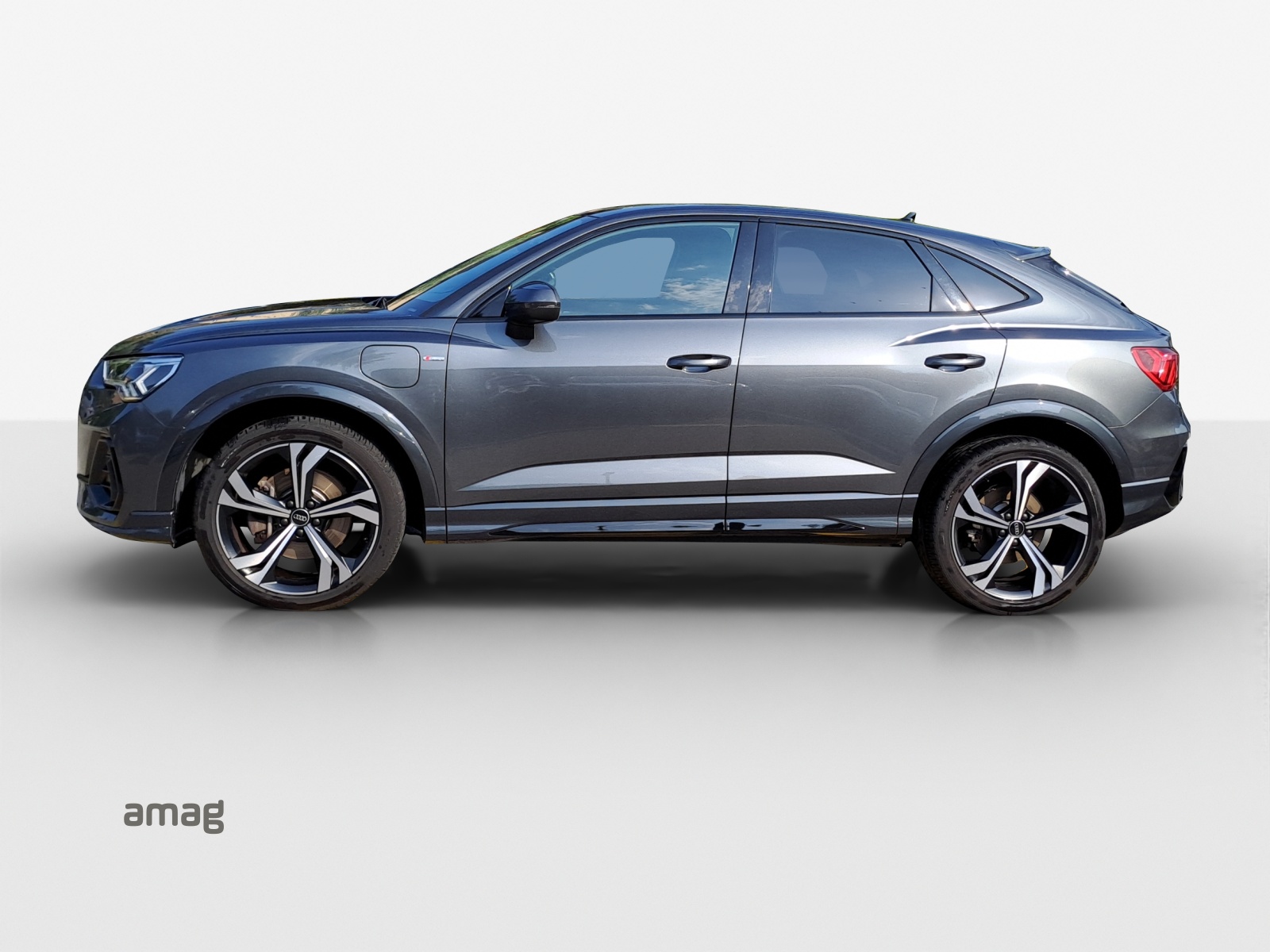 AUDI Q3 Sportback 45 TFSI e S line S-tronic-showroom-element-1