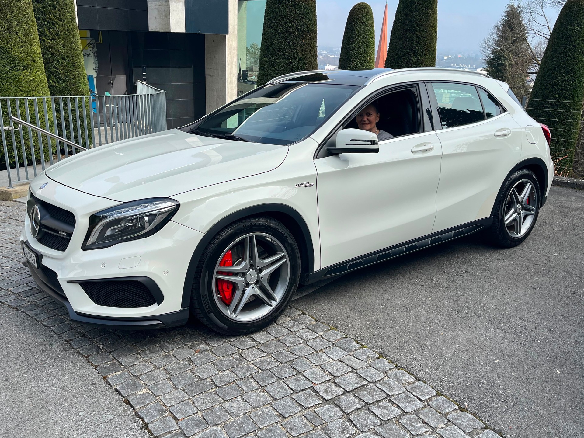 MERCEDES-BENZ GLA 45 AMG 4m