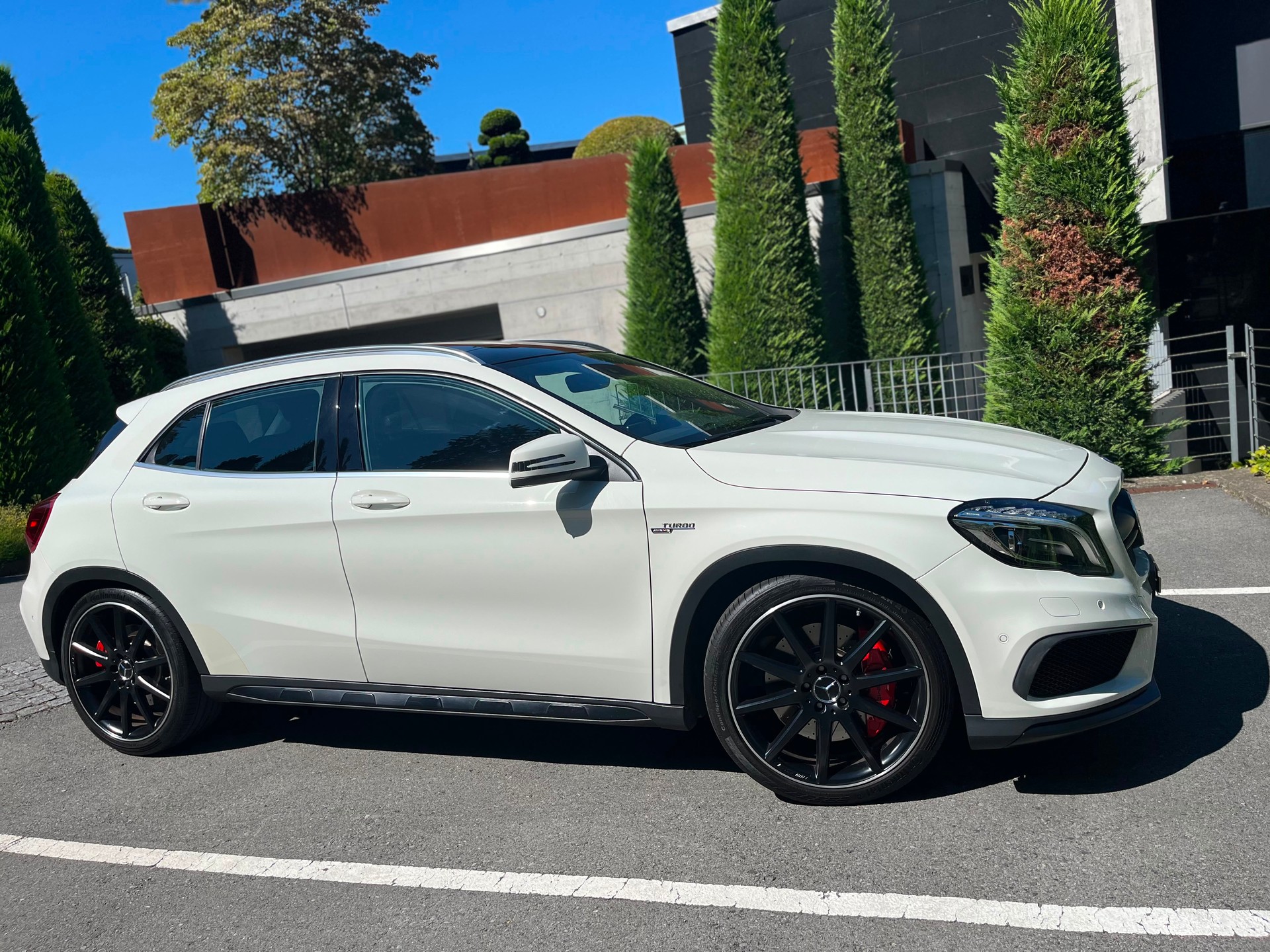 MERCEDES-BENZ GLA 45 AMG 4m-image-1