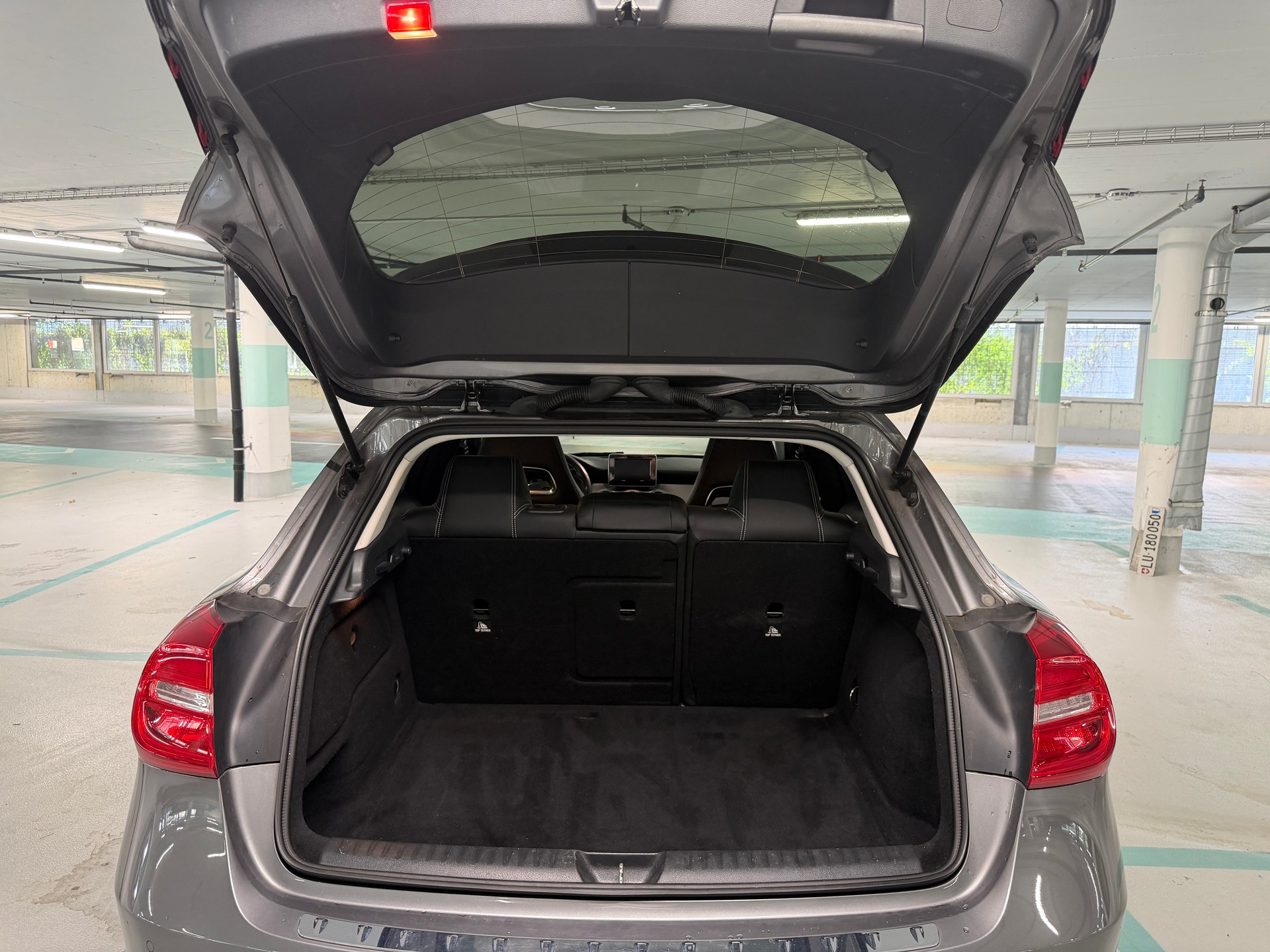 MERCEDES-BENZ GLA 200 EC-image-9