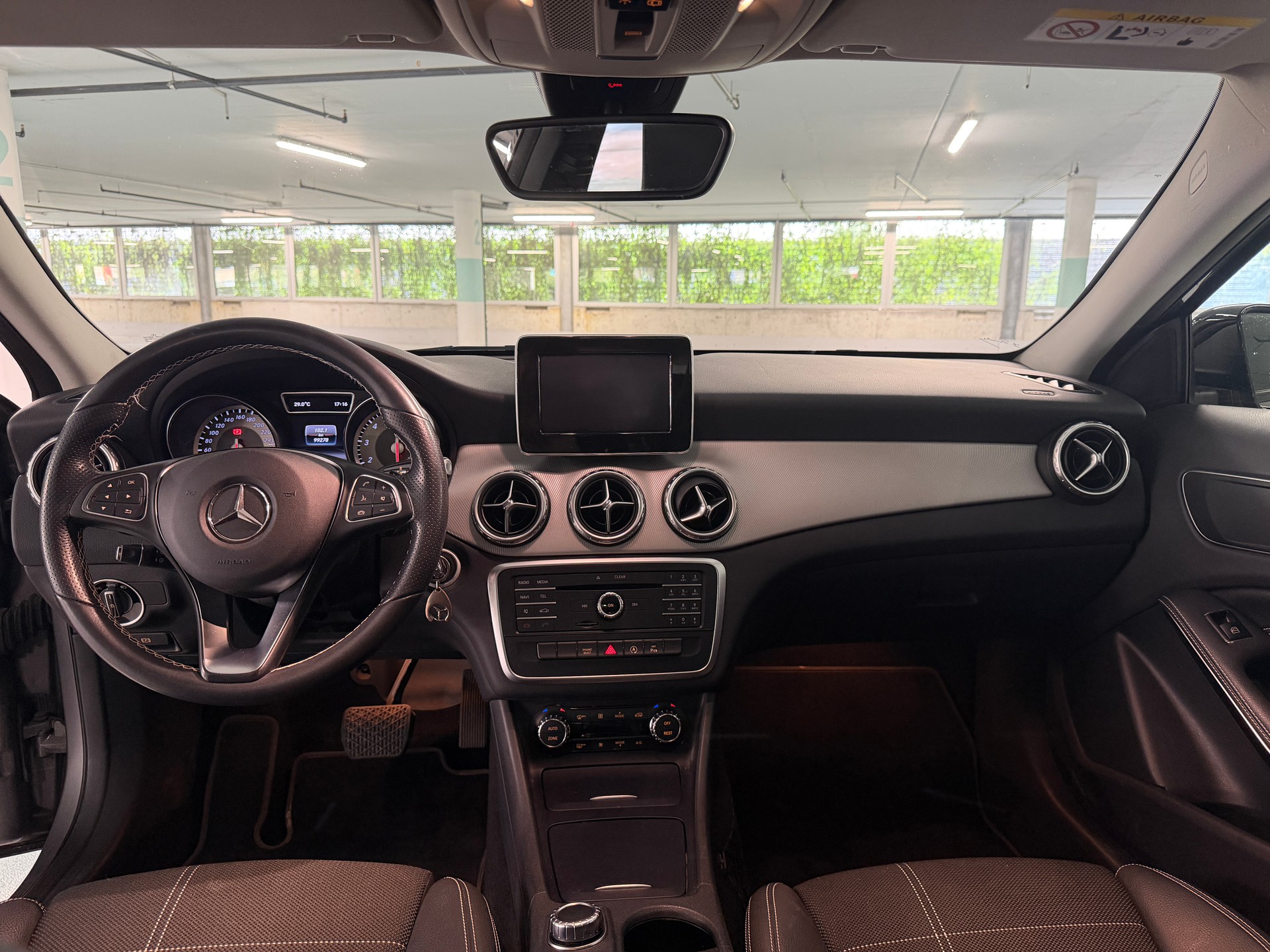 MERCEDES-BENZ GLA 200 EC-image-7